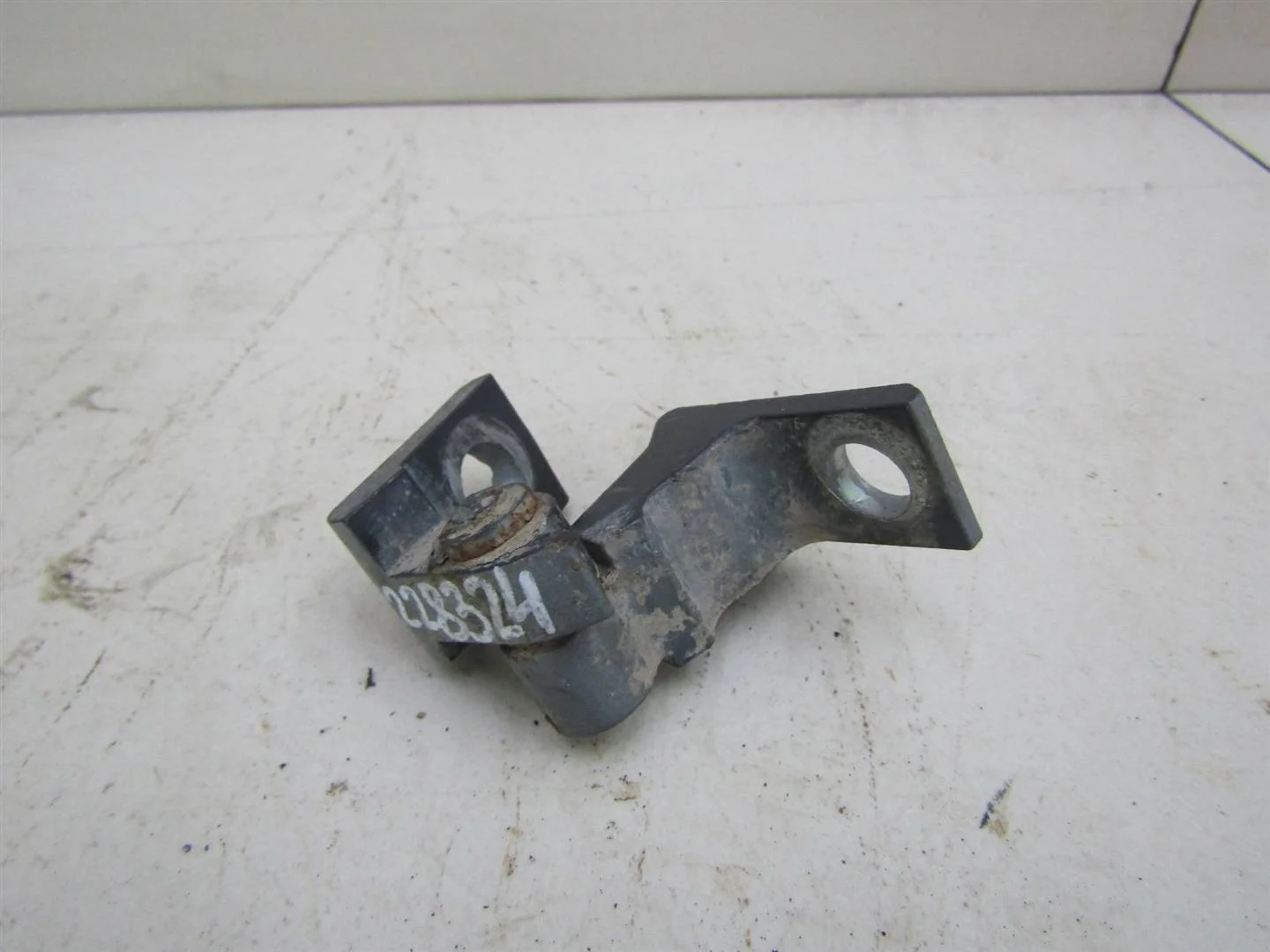 Петля двери VW Polo (Sed RUS) 2011-2020  [7N0831402]  1.6 CFNA в Вологде