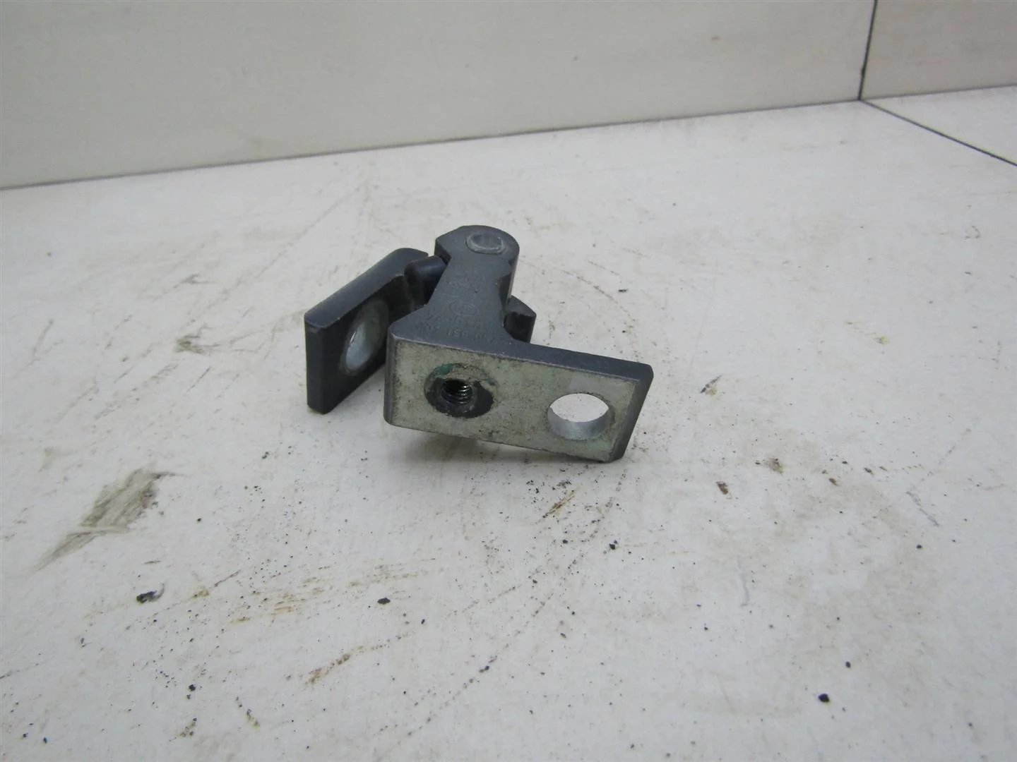 Петля двери VW Polo (Sed RUS) 2011-2020  [7N0831402]  1.6 CFNA в Вологде