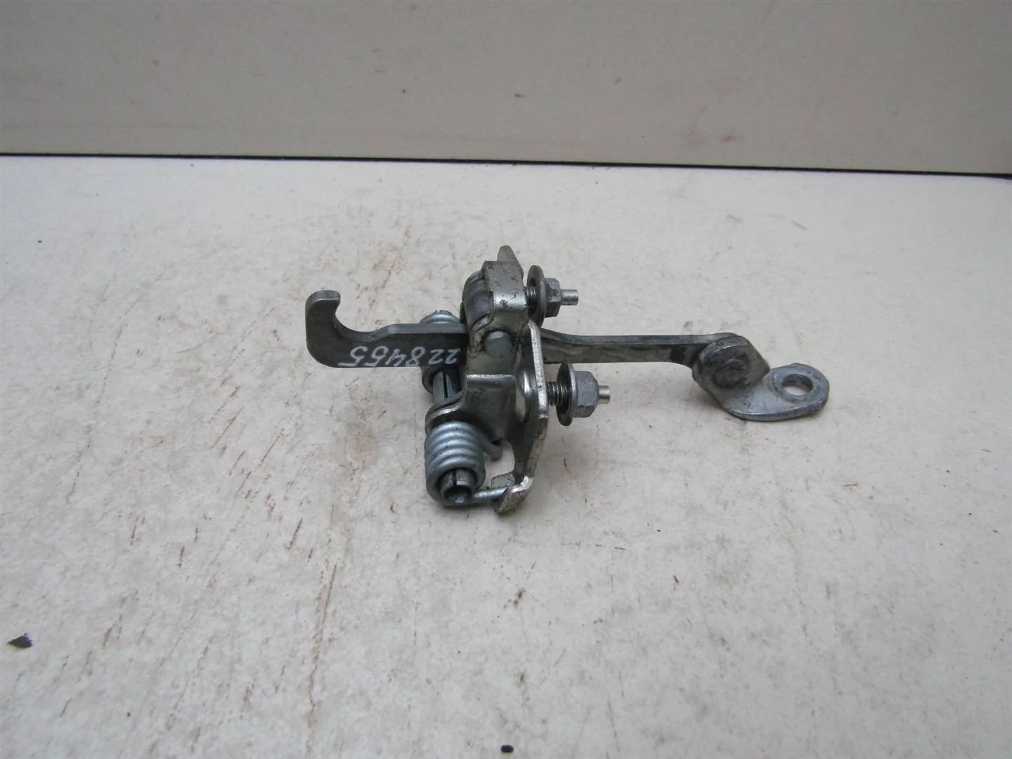 Ограничитель двери Renault Logan 2005-2014  [804305879R]  1.4 K7J710 в Вологде