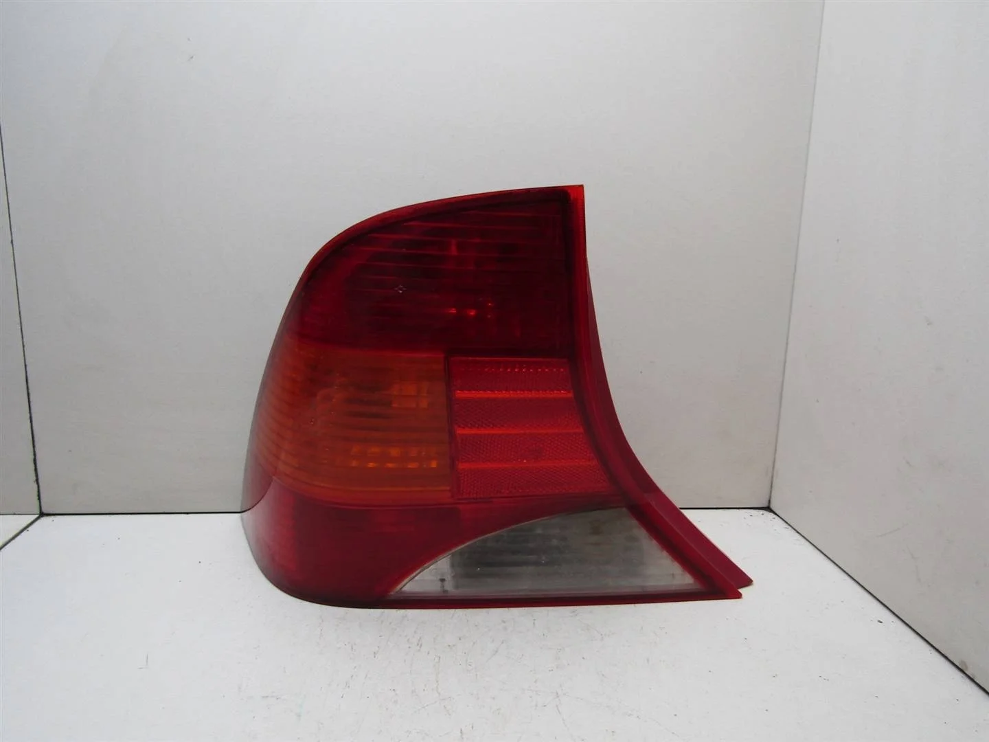 Фонарь задний левый Ford Focus I 1998-2004  [1150022]  1.6 8V CDDA Zetec RoCam в Вологде