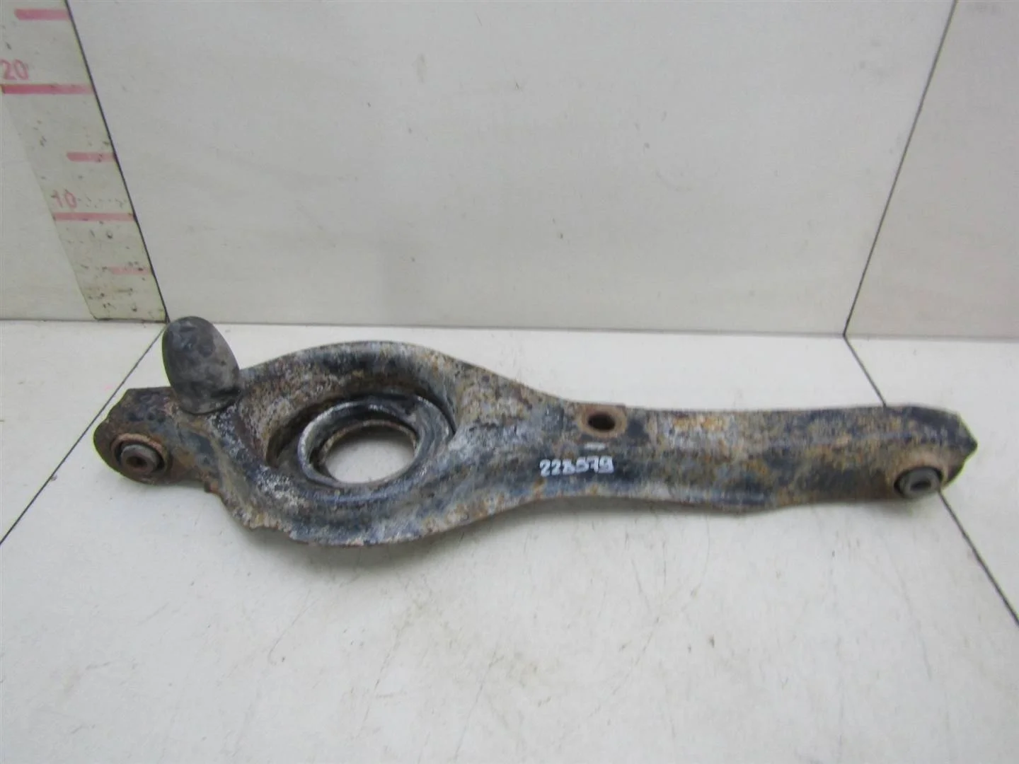 Рычаг задний нижний Ford Focus I 1998-2004  [1064128]  1.6 8V CDDA Zetec RoCam в Вологде