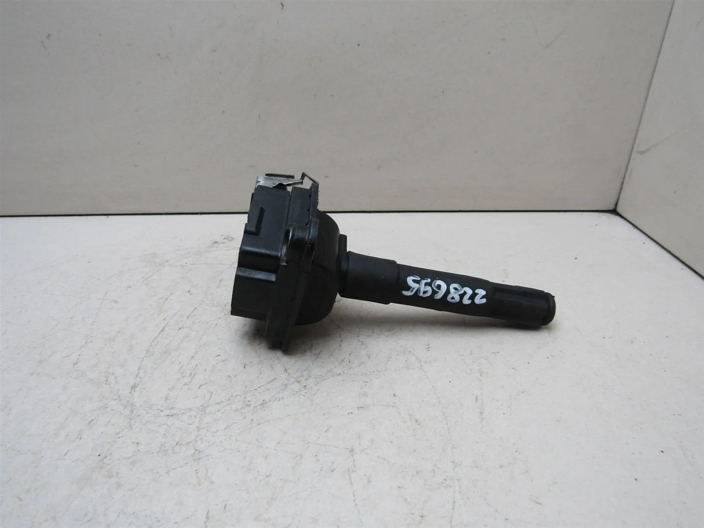 Катушка зажигания VW Passat (B5) 1996-2000  [058905105]  в Вологде