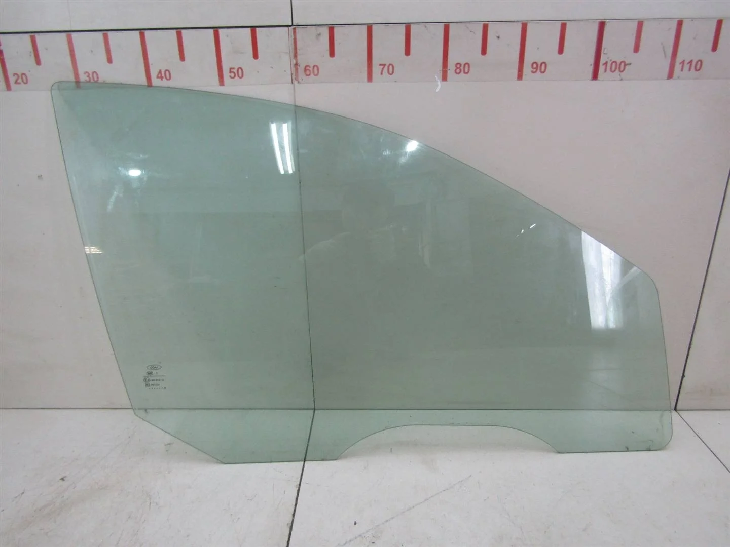 Стекло двери передней правой Ford Focus I 1998-2004  [1088904]  1.6 8V CDDA Zetec RoCam в Вологде