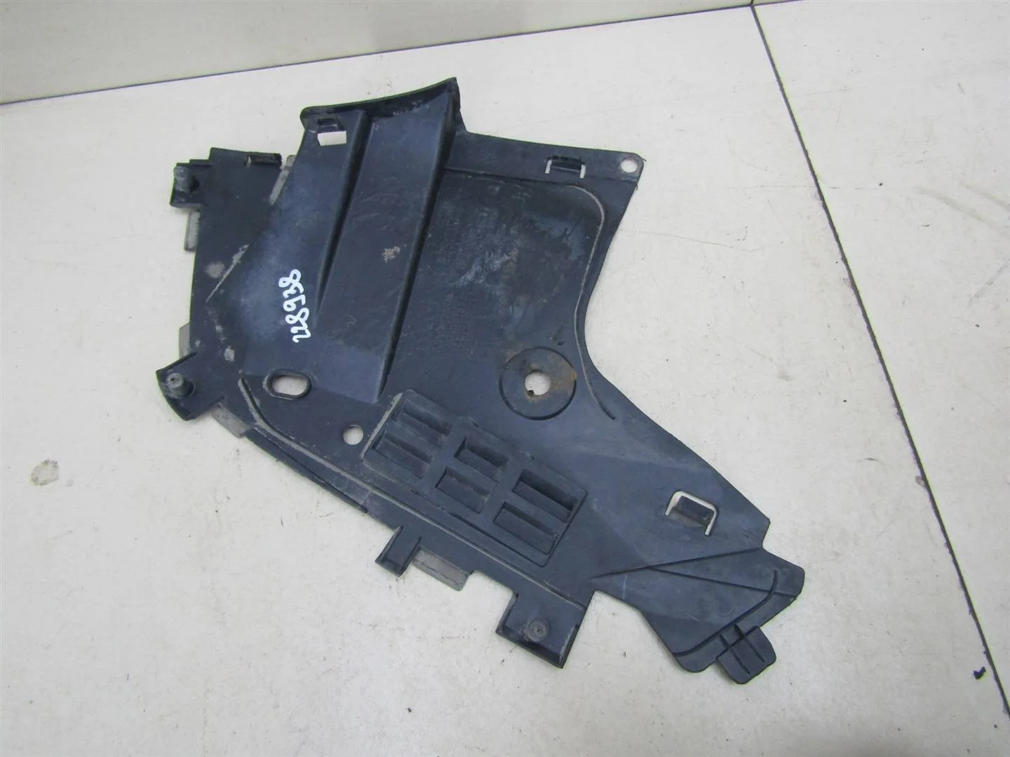 Пыльник двигателя Renault Logan 2005-2014  [8200595807]  1.6 K7M710 в Вологде