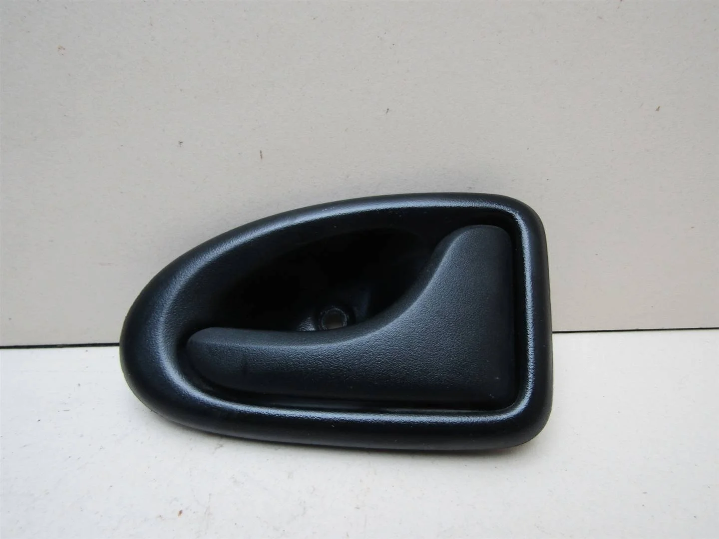 Ручка двери внутренняя правая Renault Logan 2005-2014  [7700830079]  1.6 K7M710 в Вологде