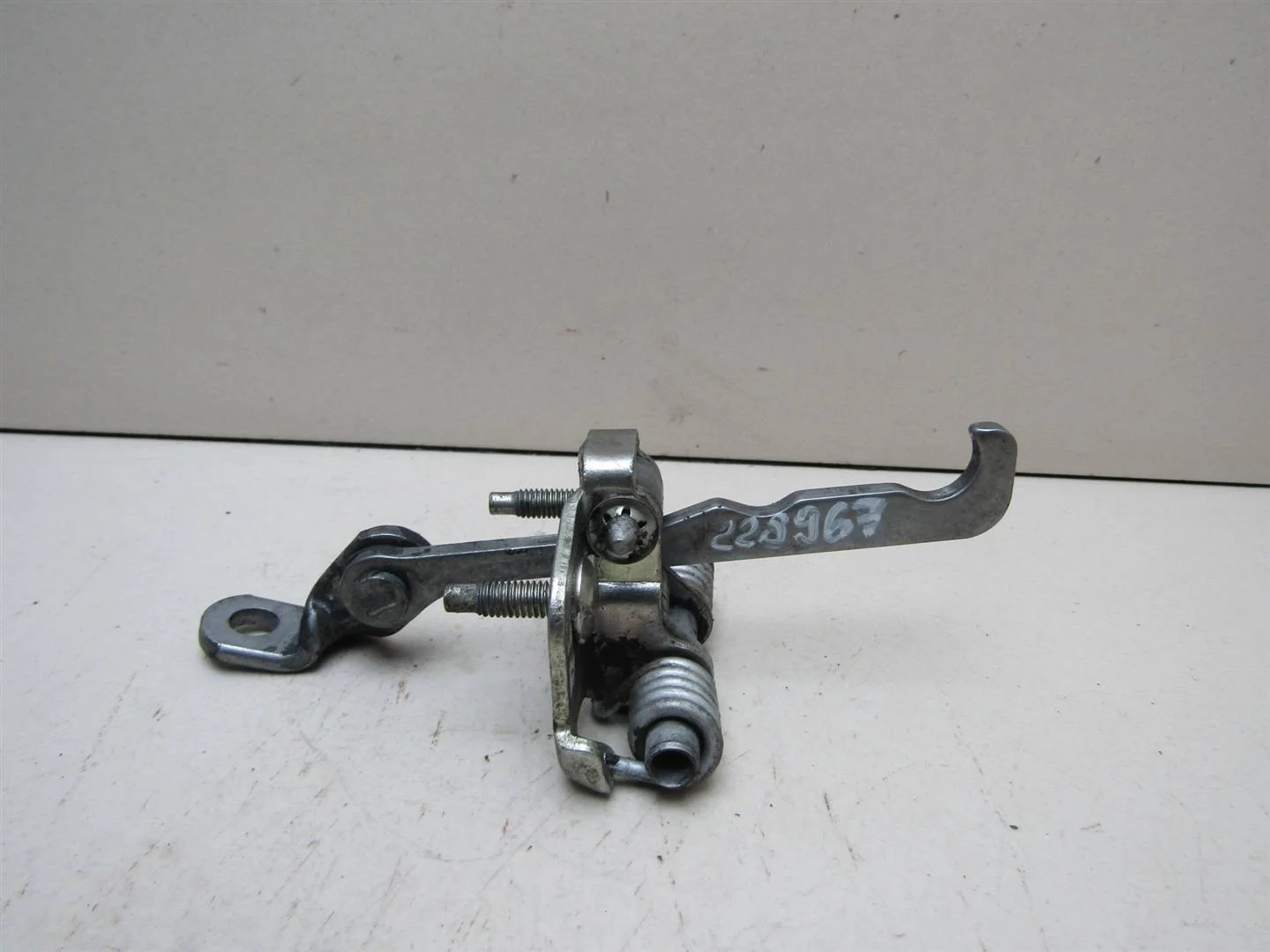 Ограничитель двери VAZ Lada Largus 2012-нв  [804305879R]  1.6 K7M710 в Вологде