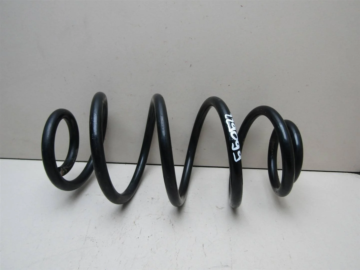 Пружина задняя Chevrolet Aveo (T300) 2011-2015  [95216092]  1.6 F16D4 в Вологде