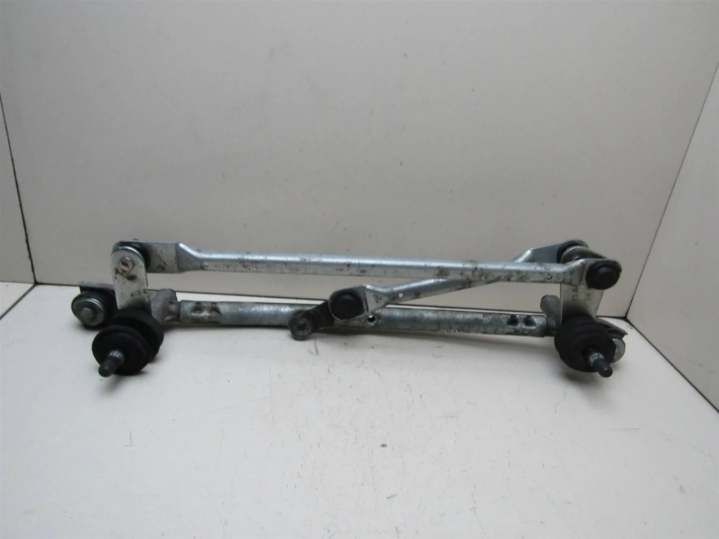 Трапеция стеклоочистителей Chevrolet Aveo (T300) 2011-2015  [95168355]  1.6 F16D4 в Вологде