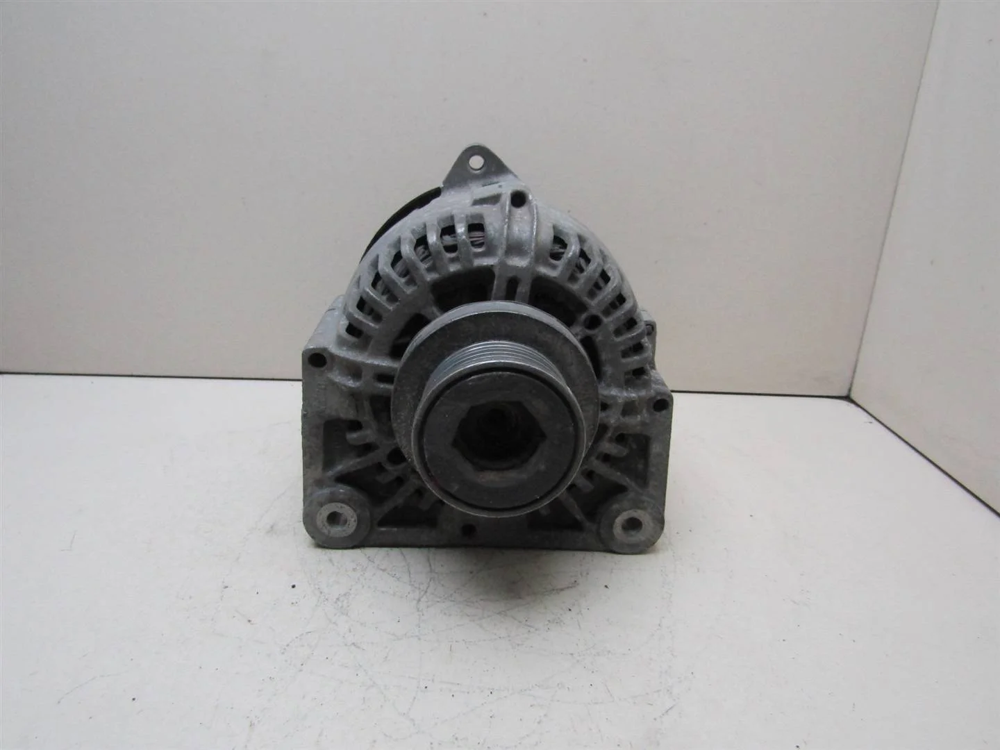 Генератор Renault Megane II 2002-2009  [8200100907]  1.4 1.6 1.5 DCI в Вологде
