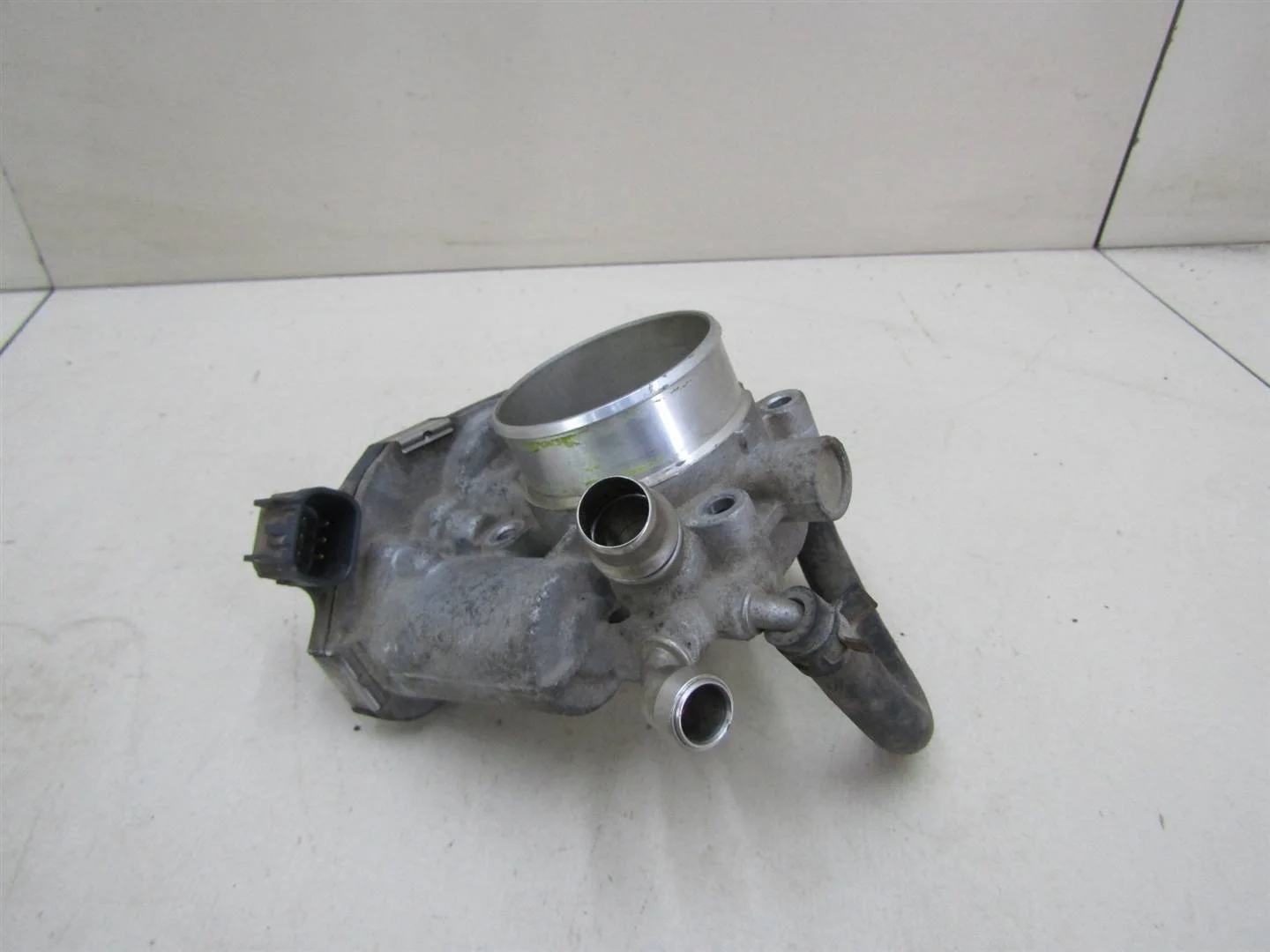 Заслонка дроссельная Chevrolet Aveo (T300) 2011-2015  [55577375]  1.6 F16D4 в Вологде