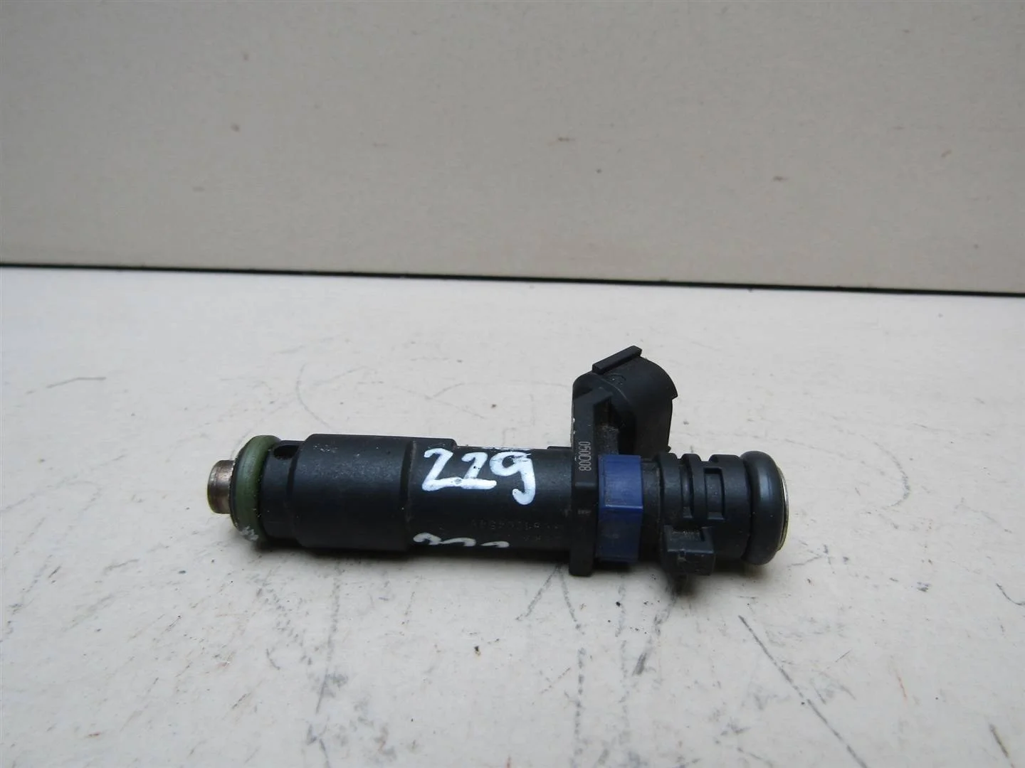 Форсунка инжекторная электрическая Peugeot 407 2004-2010  [1984F8]  2.0 16V EW10A в Вологде