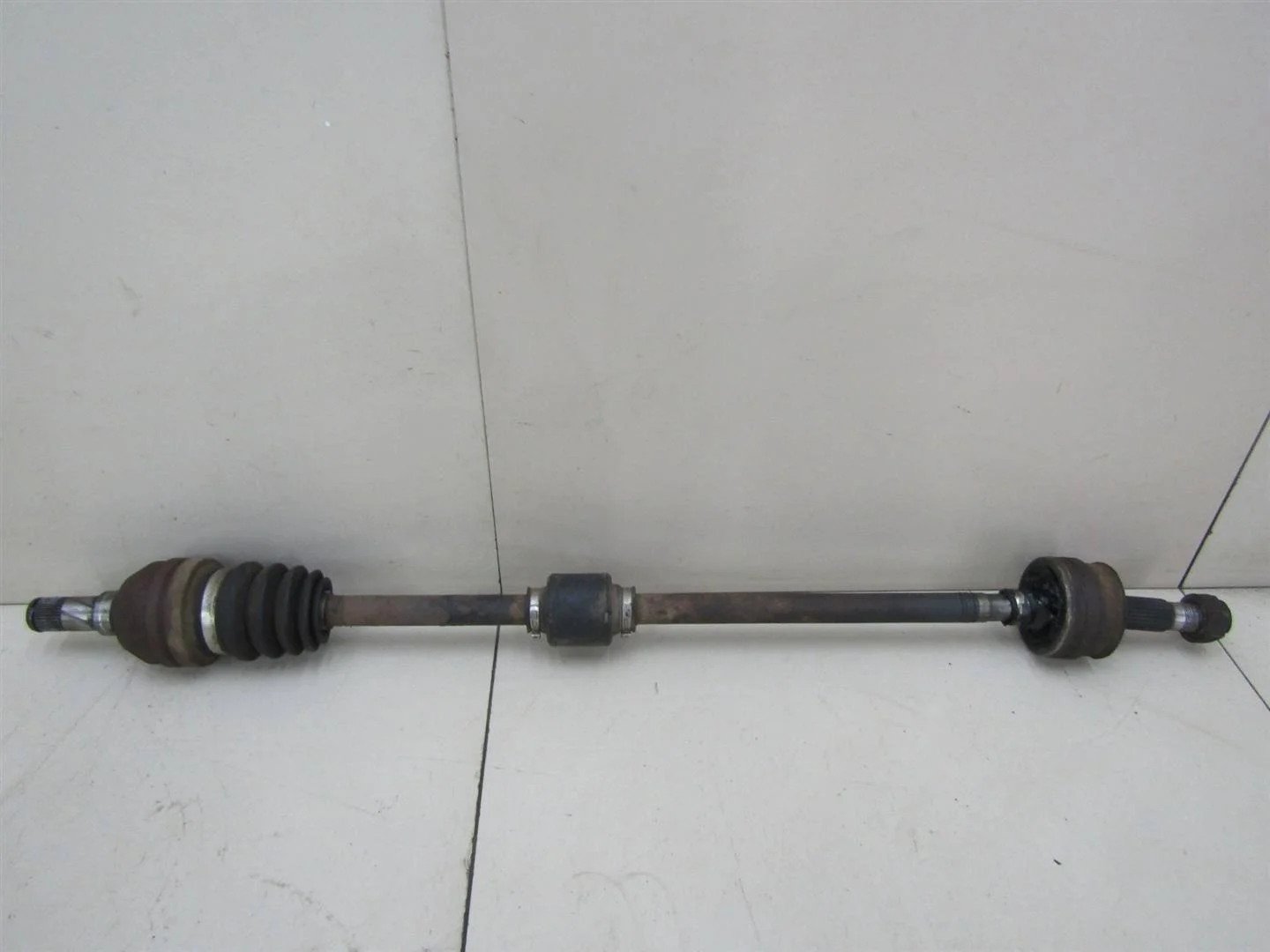 Полуось передняя правая Chevrolet Aveo (T300) 2011-2015  [95194889]  1.6 F16D4 в Вологде