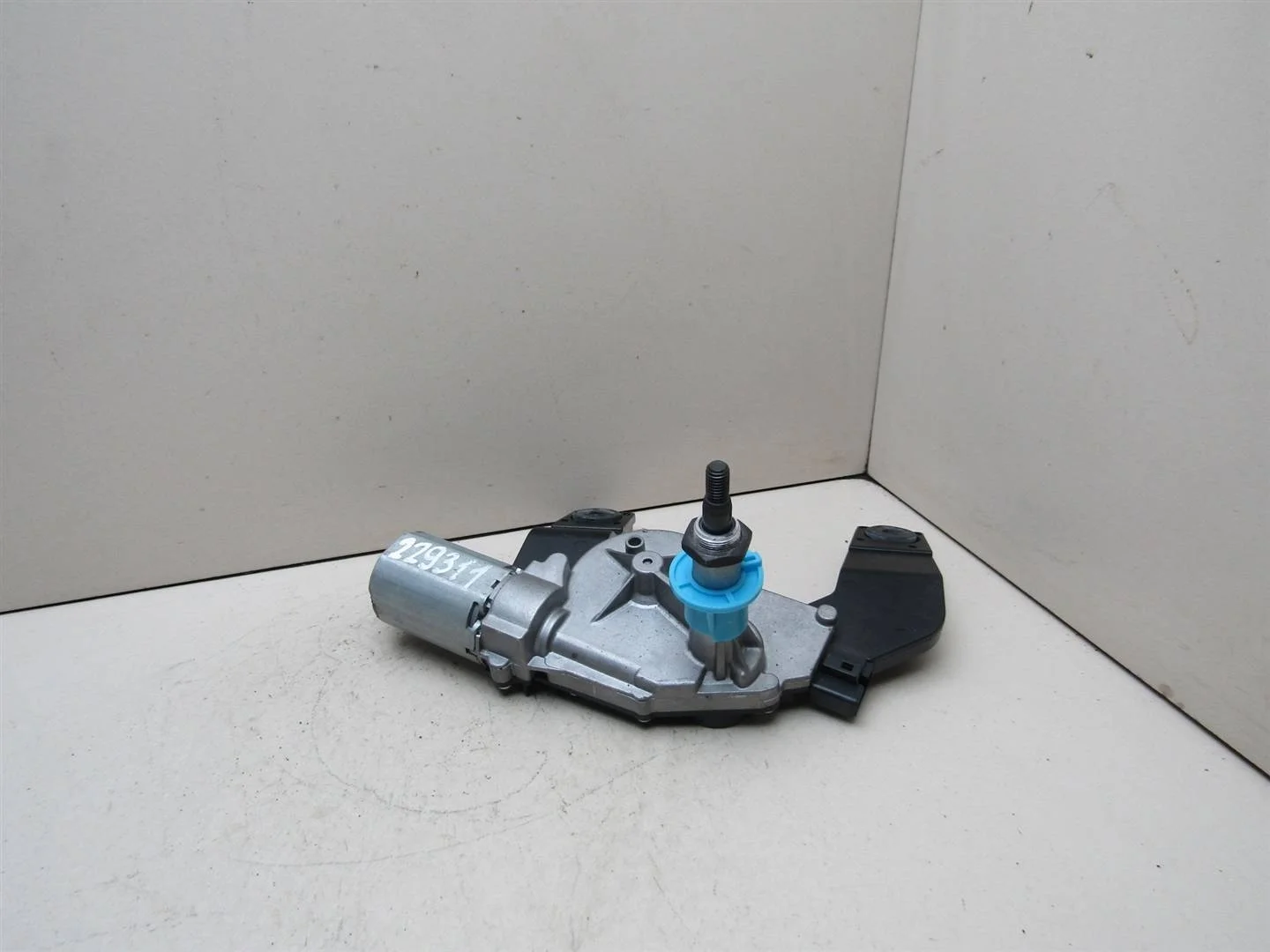 Моторчик стеклоочистителя задний Kia Ceed 2007-2012  [987001H000]  в Вологде