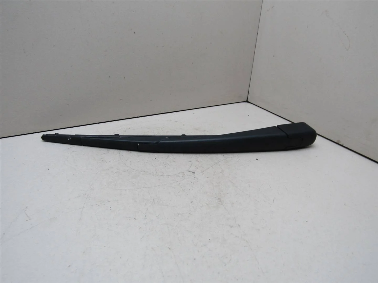 Поводок стеклоочистителя заднего Kia Ceed 2007-2012  [988111H000]  в Вологде