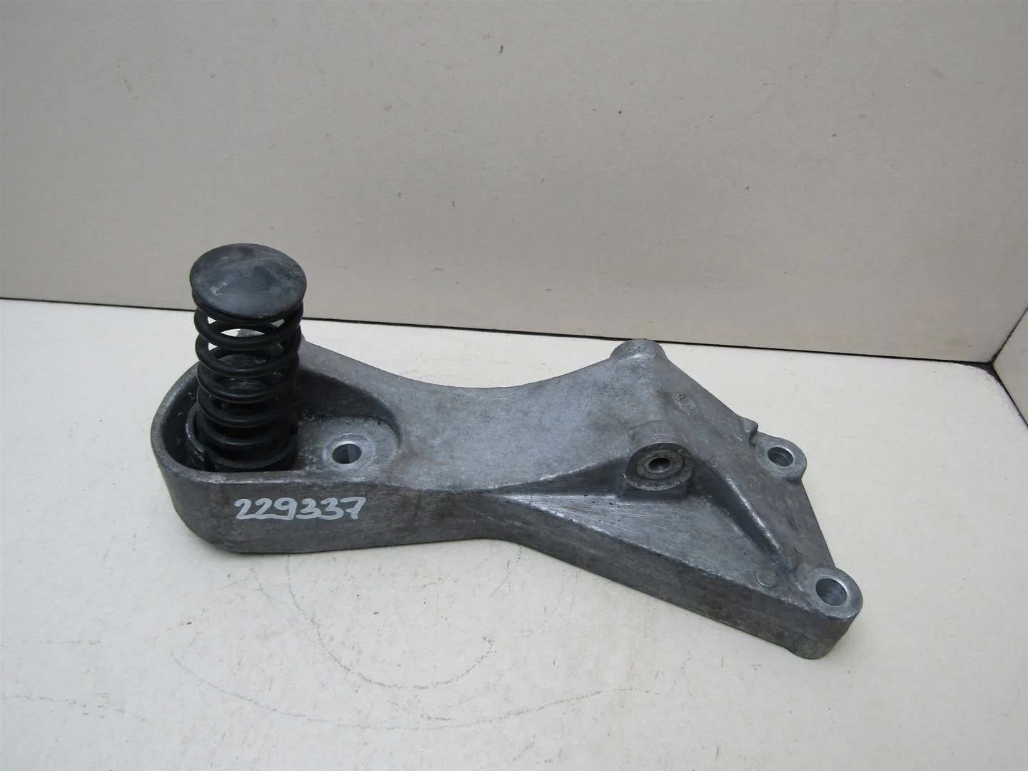 Кронштейн генератора Skoda Octavia (A5 1Z-) 2004-2013  [030145169N]  в Вологде