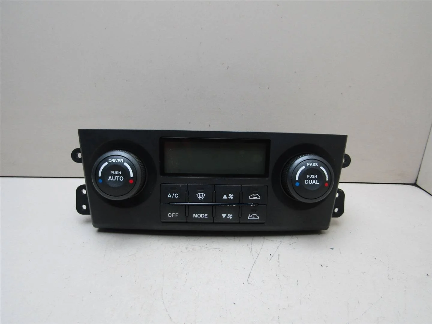 Блок управления климатической установкой Kia Sorento (JC) 2002-2009  [972503E2619W]  2.5 CRDI D4CB в Вологде
