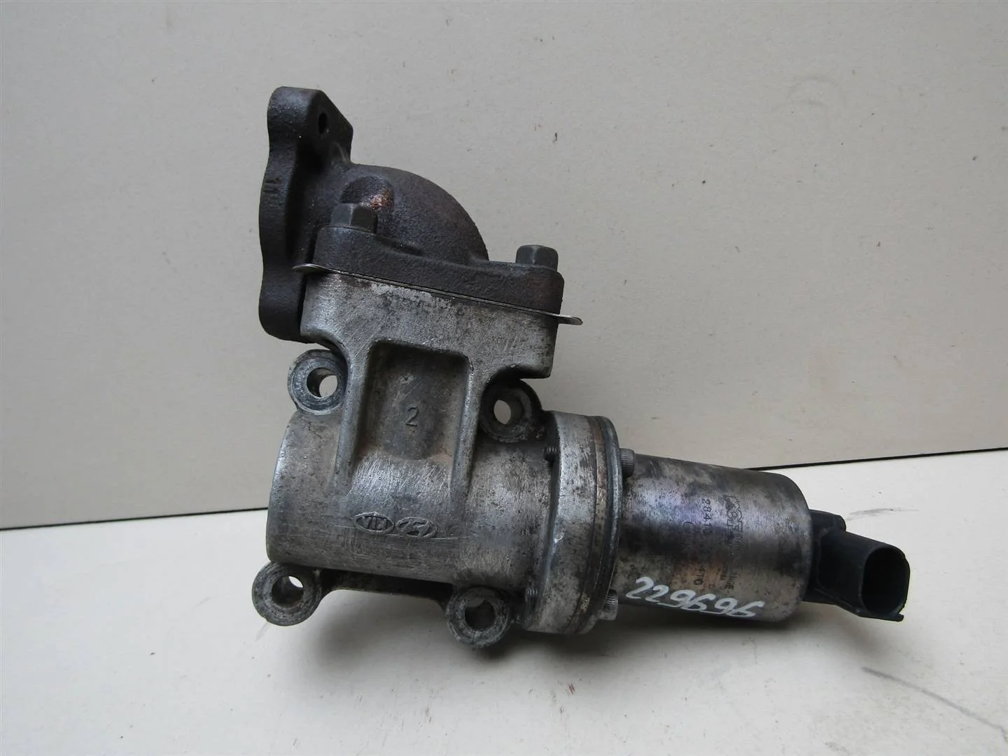 Клапан рециркуляции выхлопных газов Kia Sorento (JC) 2002-2009  [284104A410]  2.5 CRDI D4CB в Вологде