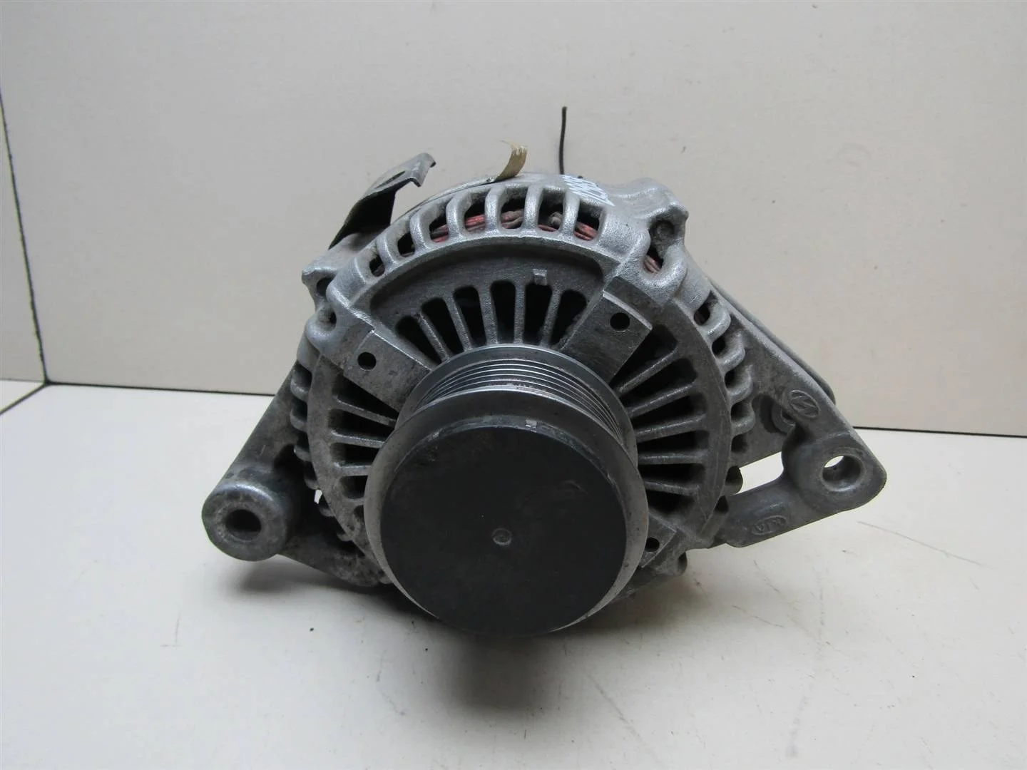 Генератор Kia Sorento (JC) 2002-2009  [373004A300]  2.5 CRDI D4CB в Вологде
