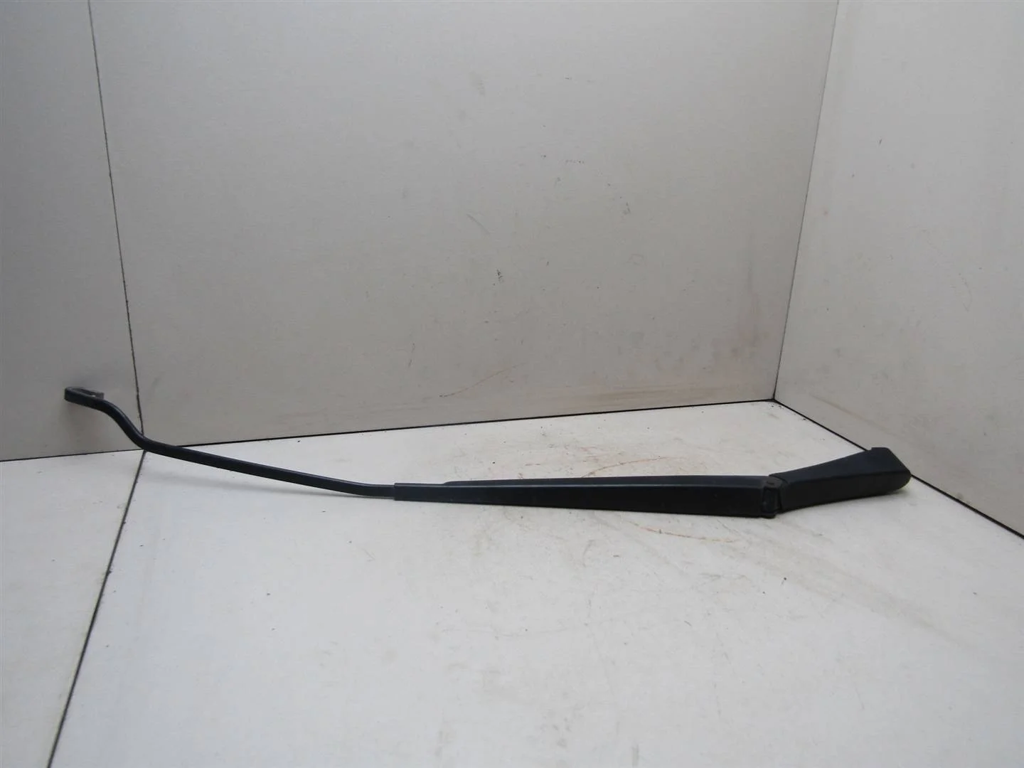 Поводок стеклоочистителя передний правый Ford Focus I 1998-2004  [1064742]  2.0 8V SPLIT PORT в Вологде