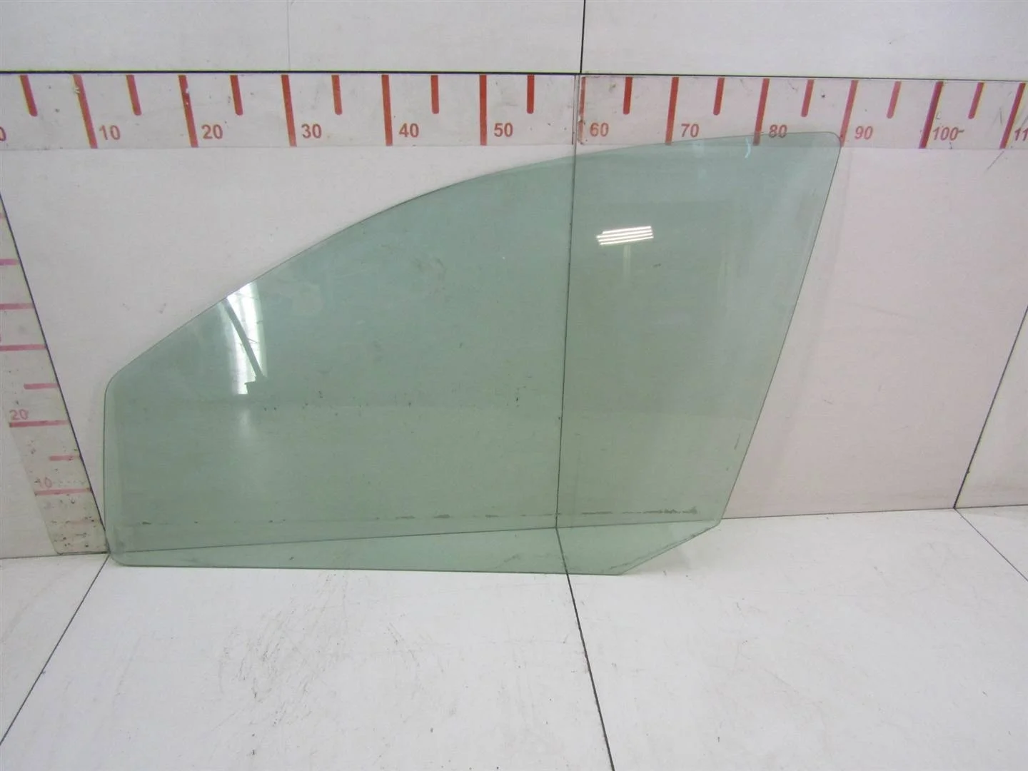 Стекло двери передней левой Ford Focus I 1998-2004  [1088905]  2.0 8V SPLIT PORT в Вологде