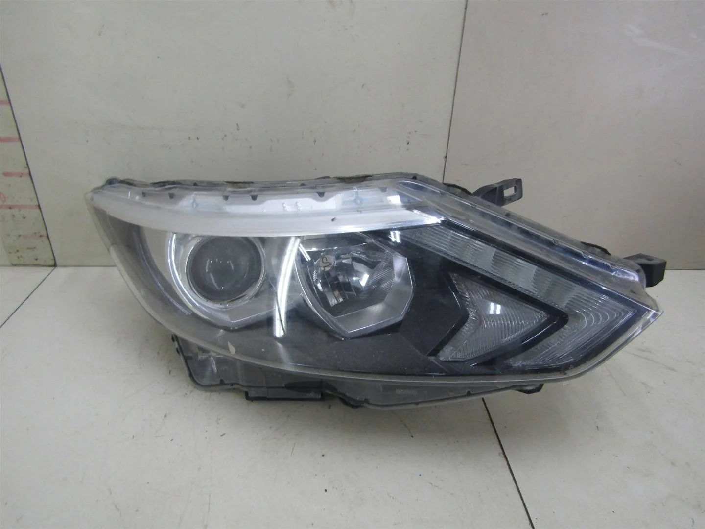 Фара правая Nissan Qashqai (J11) 2014-нв  [260104EH0A]  в Вологде