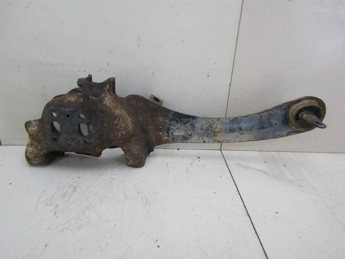 Рычаг задний продольный правый Ford Focus I 1998-2004  [4S4Z5A968AC]  2.0 8V SPLIT PORT в Вологде