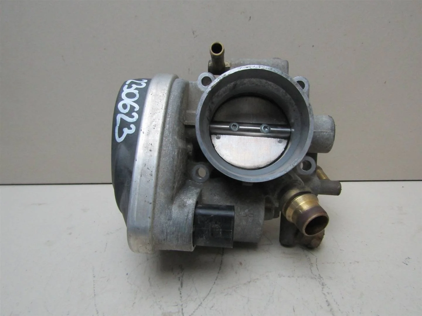 Заслонка дроссельная Opel Astra H \ Family 2004-2015  [55560398]  Z16XER в Вологде