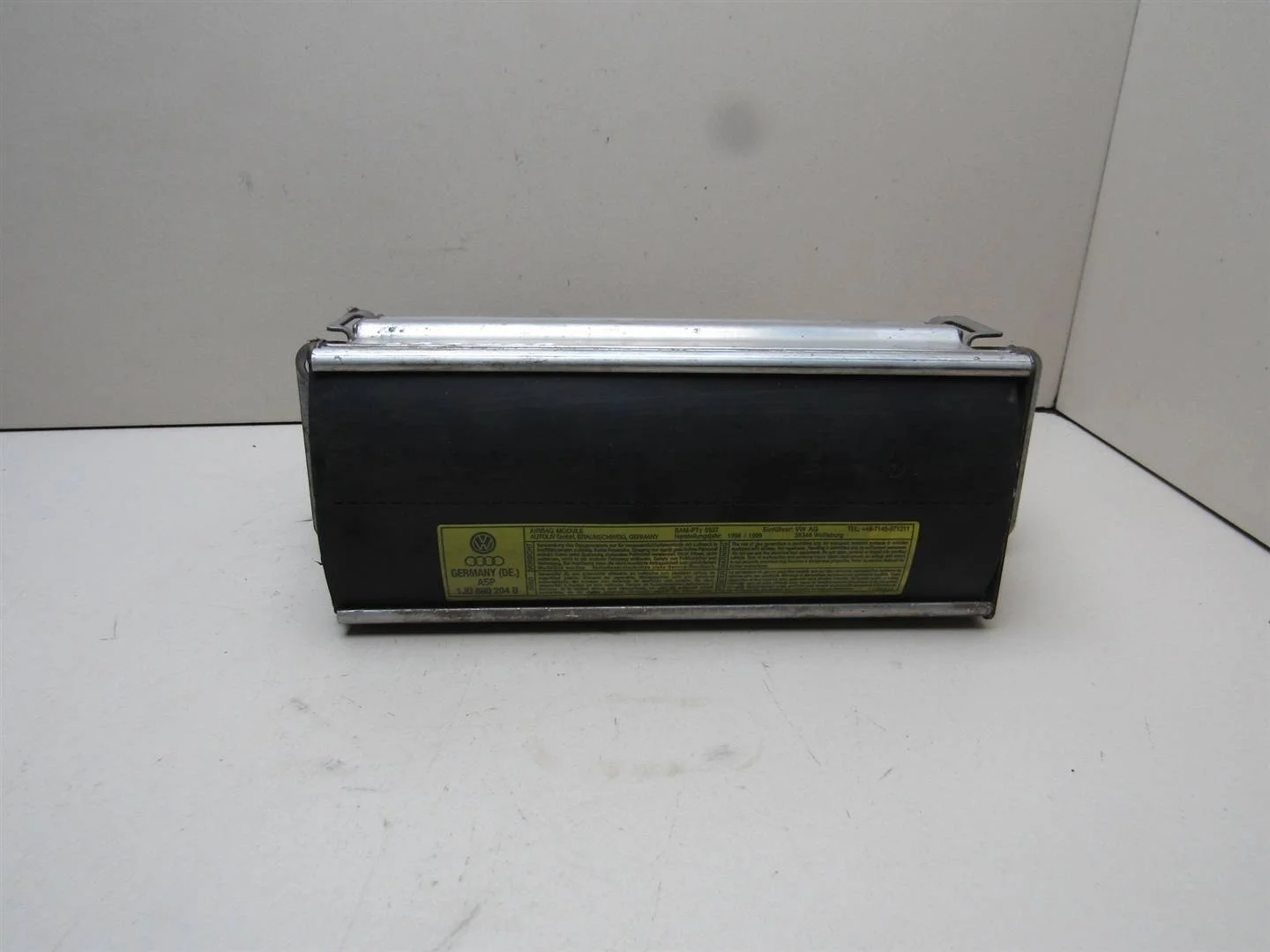 Подушка безопасности пассажирская (в торпедо) Skoda Octavia 1997-2000  [1J0880204B]  1.9 AGR в Вологде