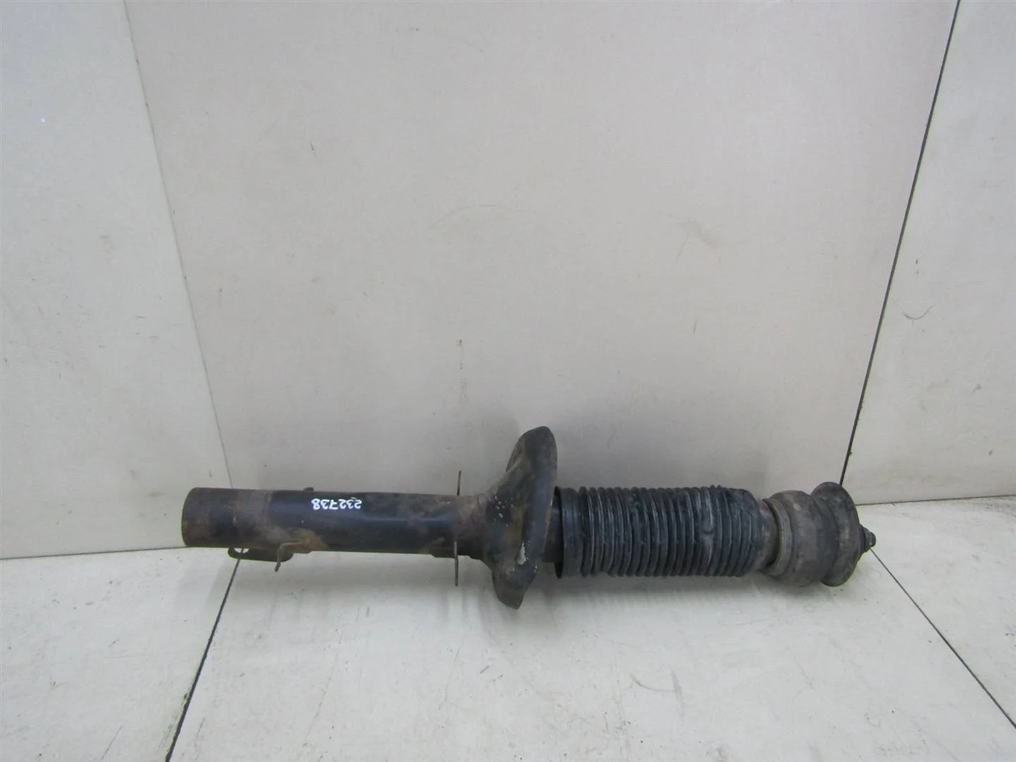 Амортизатор передний Skoda Octavia 1997-2000  [1J0413031AB]  1.9 AGR в Вологде