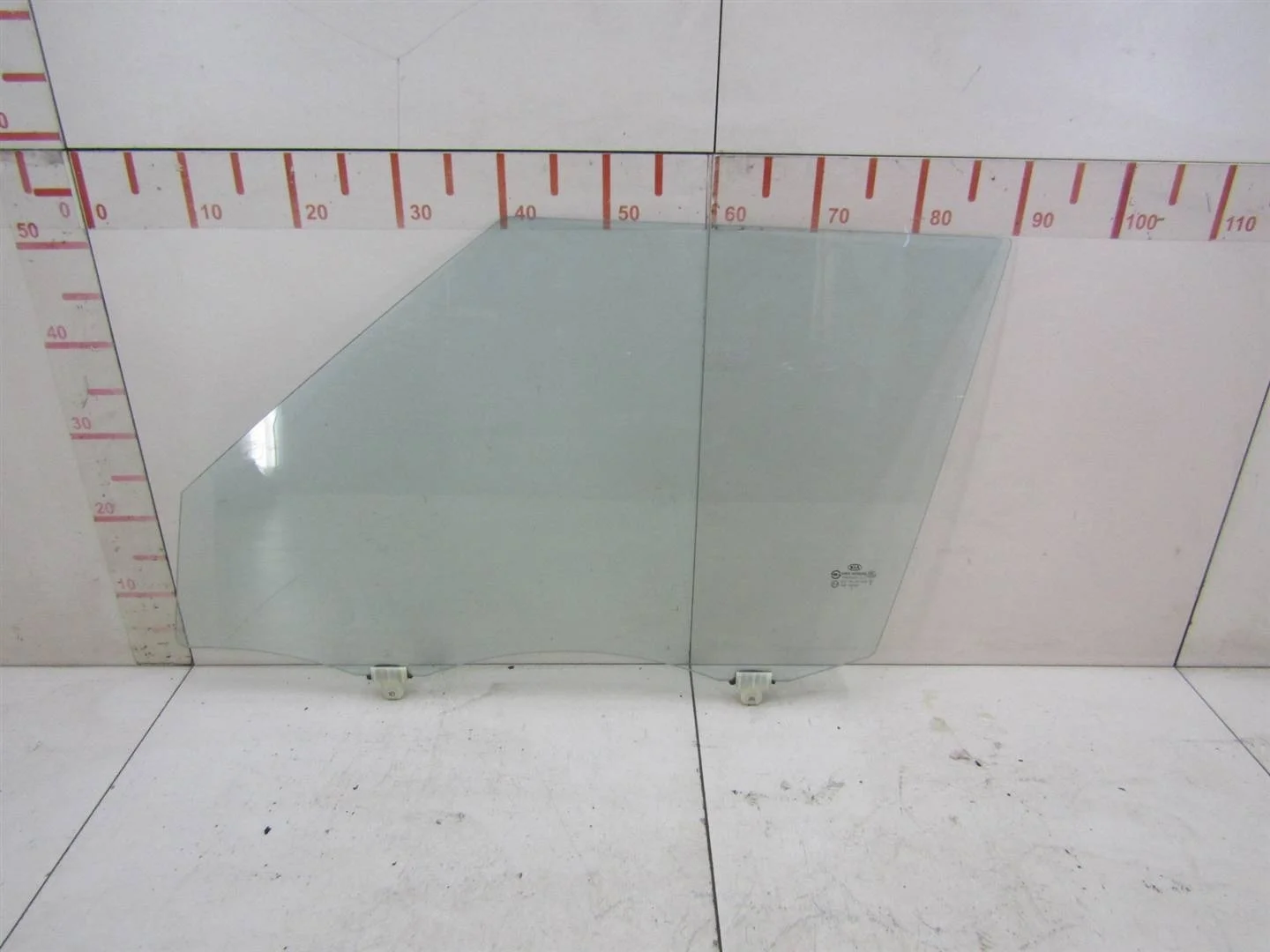 Стекло двери передней левой Kia Soul 2009-2014  [824112K010]  в Вологде