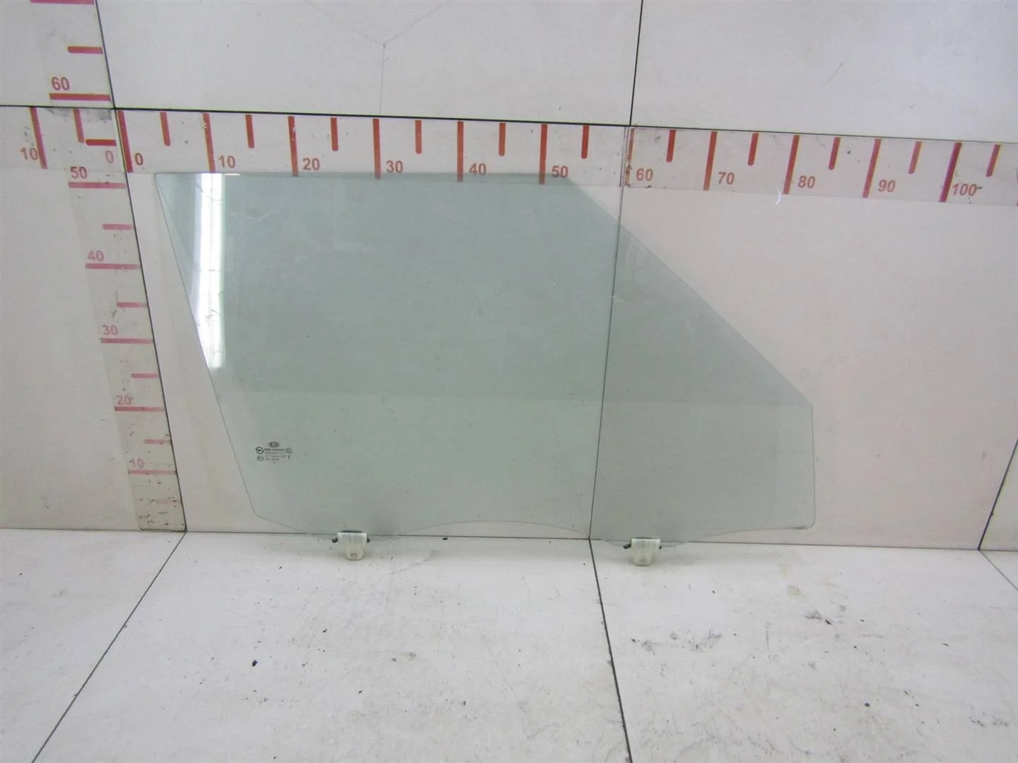 Стекло двери передней правой Kia Soul 2009-2014  [824212K010]  в Вологде