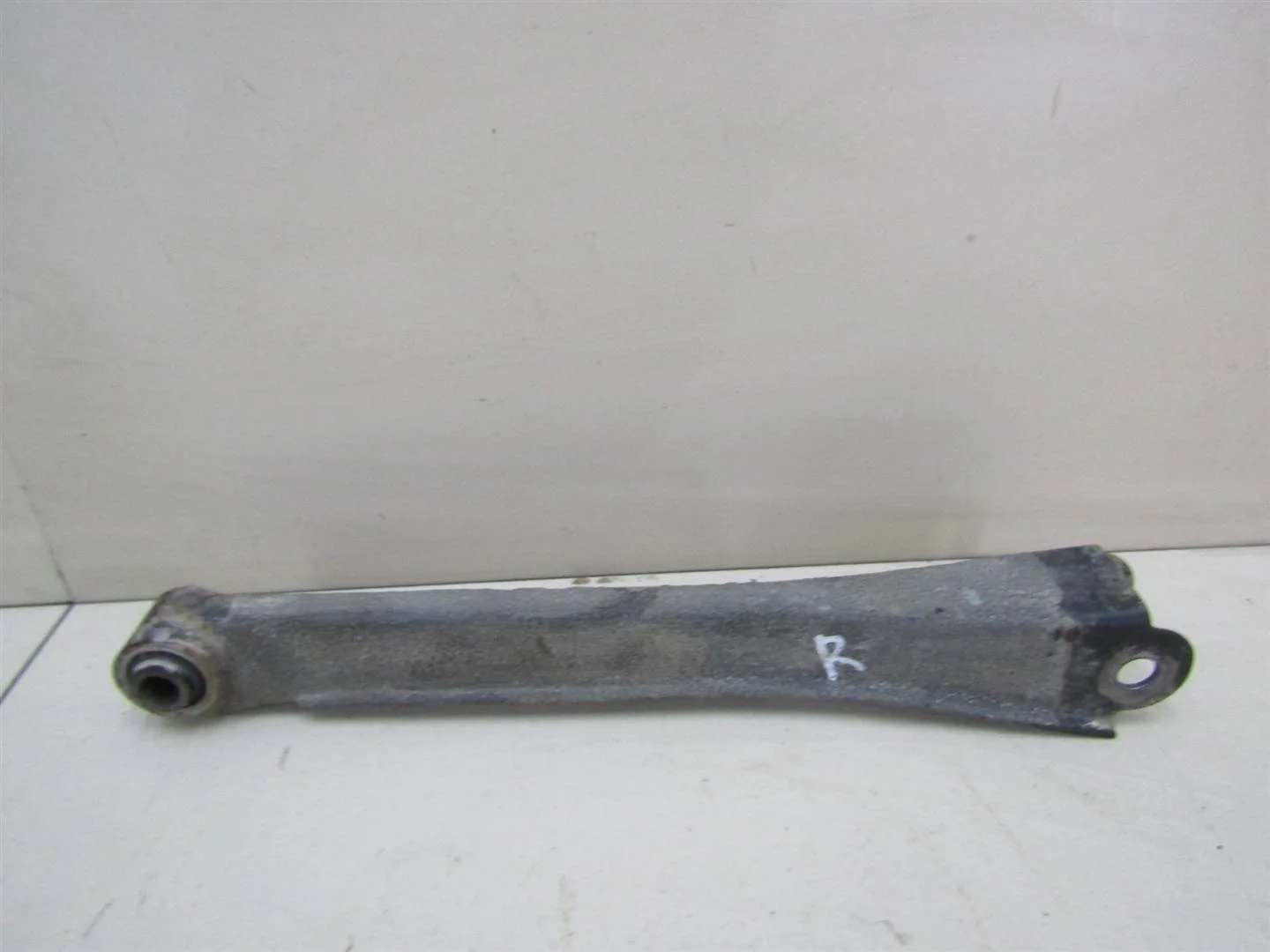 Тяга задняя поперечная Hyundai Tucson 2004-2010  [552202E500]  2.0 16V G4GC в Вологде