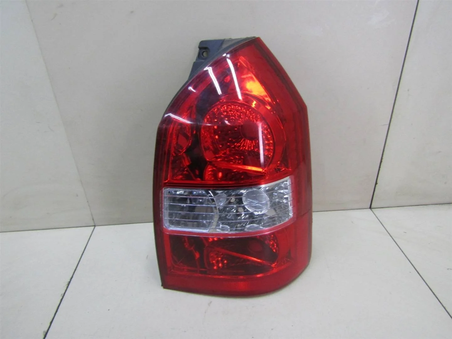 Фонарь задний правый Hyundai Tucson 2004-2010  [924022E010]  2.0 16V G4GC в Вологде