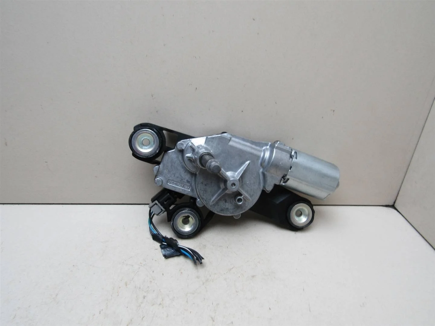 Моторчик стеклоочистителя задний Ford Focus III 2011-2019  [1851421]  в Вологде