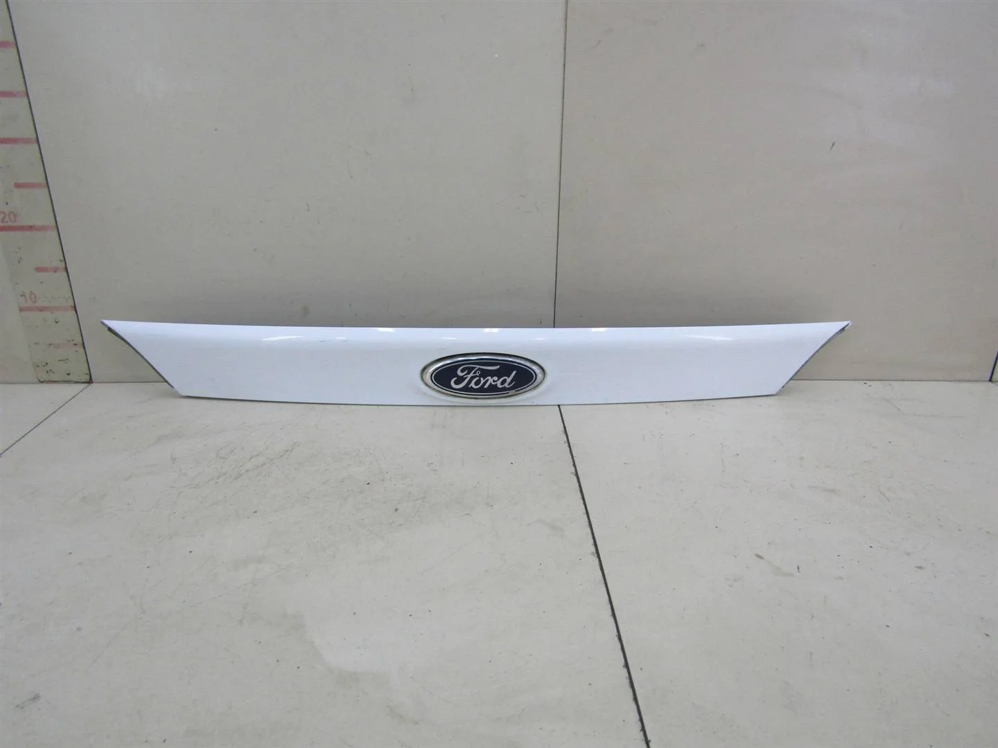 Накладка двери багажника Ford Focus III 2011-2019  [1801898]  в Вологде