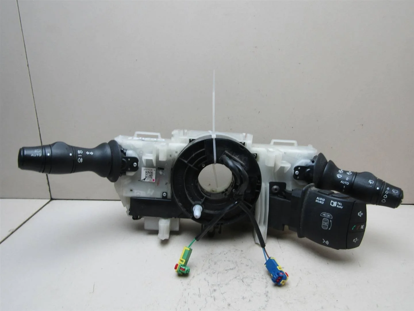 Переключатель подрулевой в сборе Renault Megane III 2009-нв  [255670019R]  в Вологде