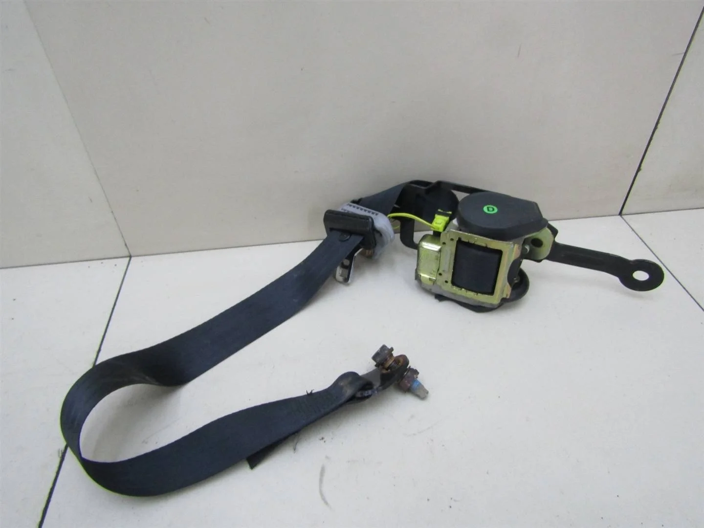 Ремень безопасности с пиропатроном Nissan Primera P12E 2002-2007  [86884AV700]  1.8 16v QG18DE в Вологде