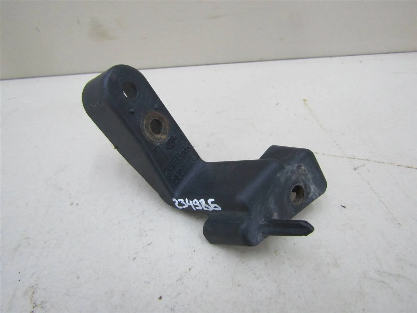 Кронштейн фар левый Nissan Primera P12E 2002-2007  [26092AU300]  1.8 16v QG18DE в Вологде