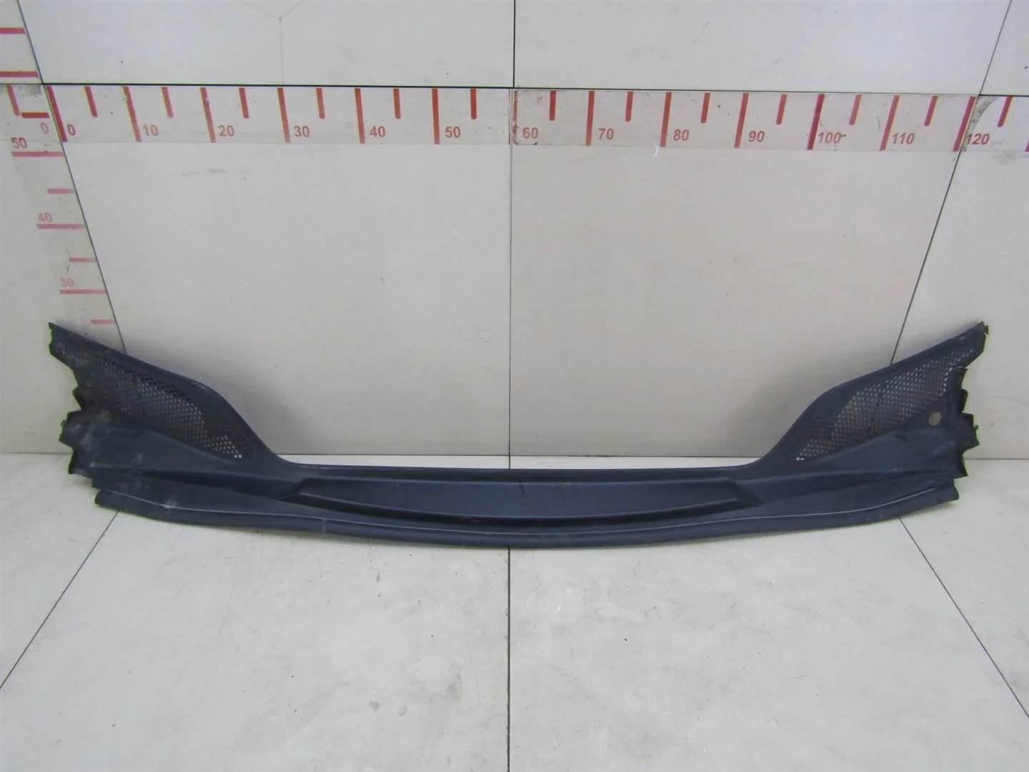 Решетка стеклооч. (планка под лобовое стекло) Citroen C4 2005-2011  [8251V3]  1.6 5FW в Вологде