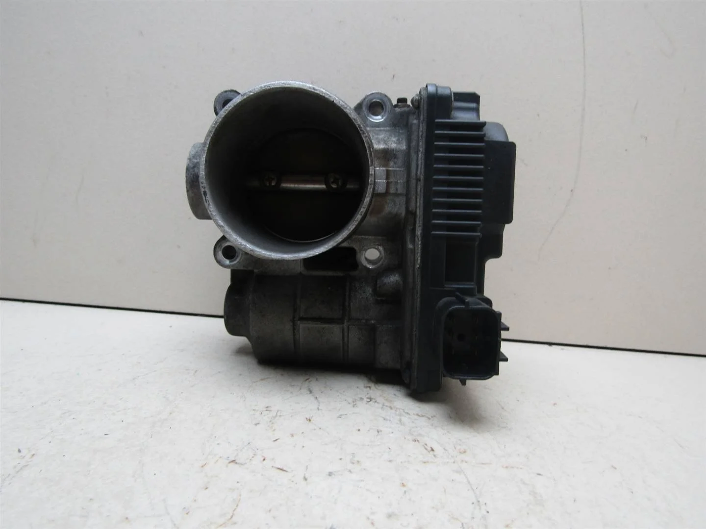 Заслонка дроссельная Nissan Primera P12E 2002-2007  [16119AU00A]  QG16DE QG18DE в Вологде