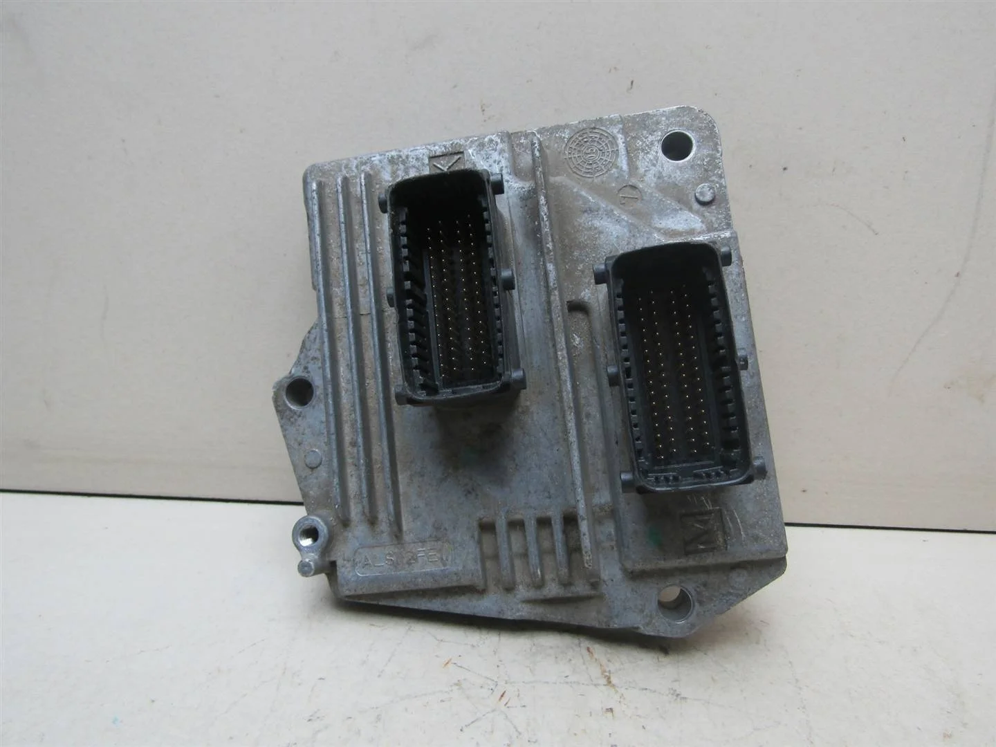 Блок управления двигателем Opel Zafira B 2005-2012  [55562549]  Z16XE1 Z16XEP в Вологде