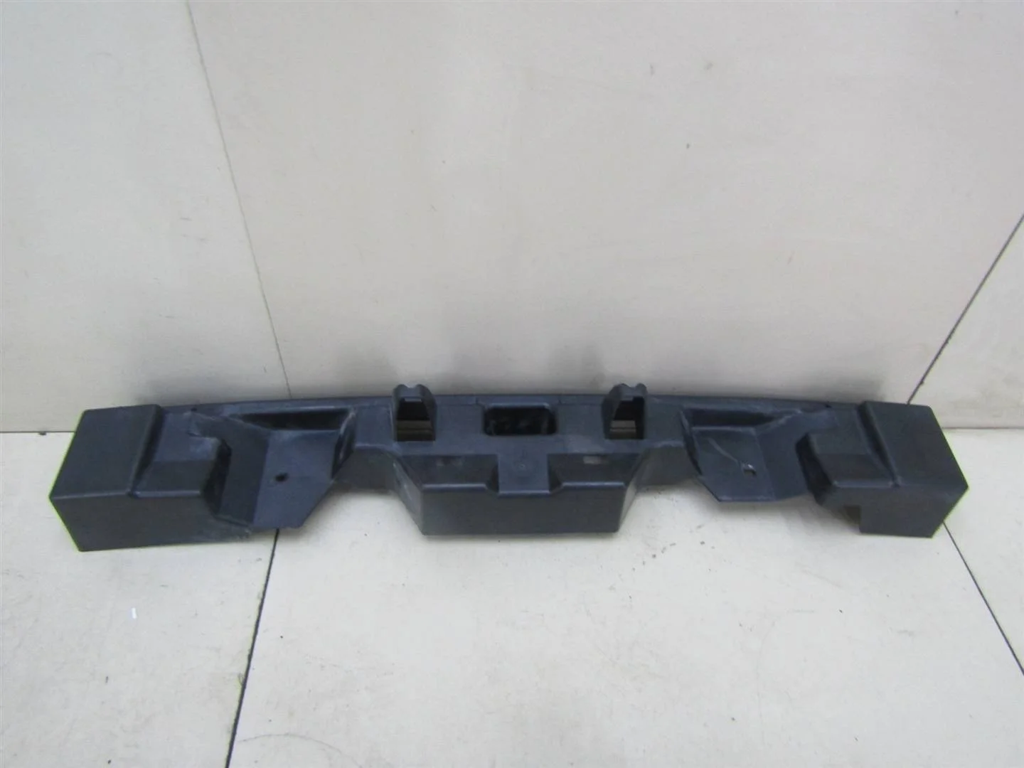 Кронштейн заднего бампера Citroen C4 2005-2011  [7416G0]  1.6 5FW в Вологде