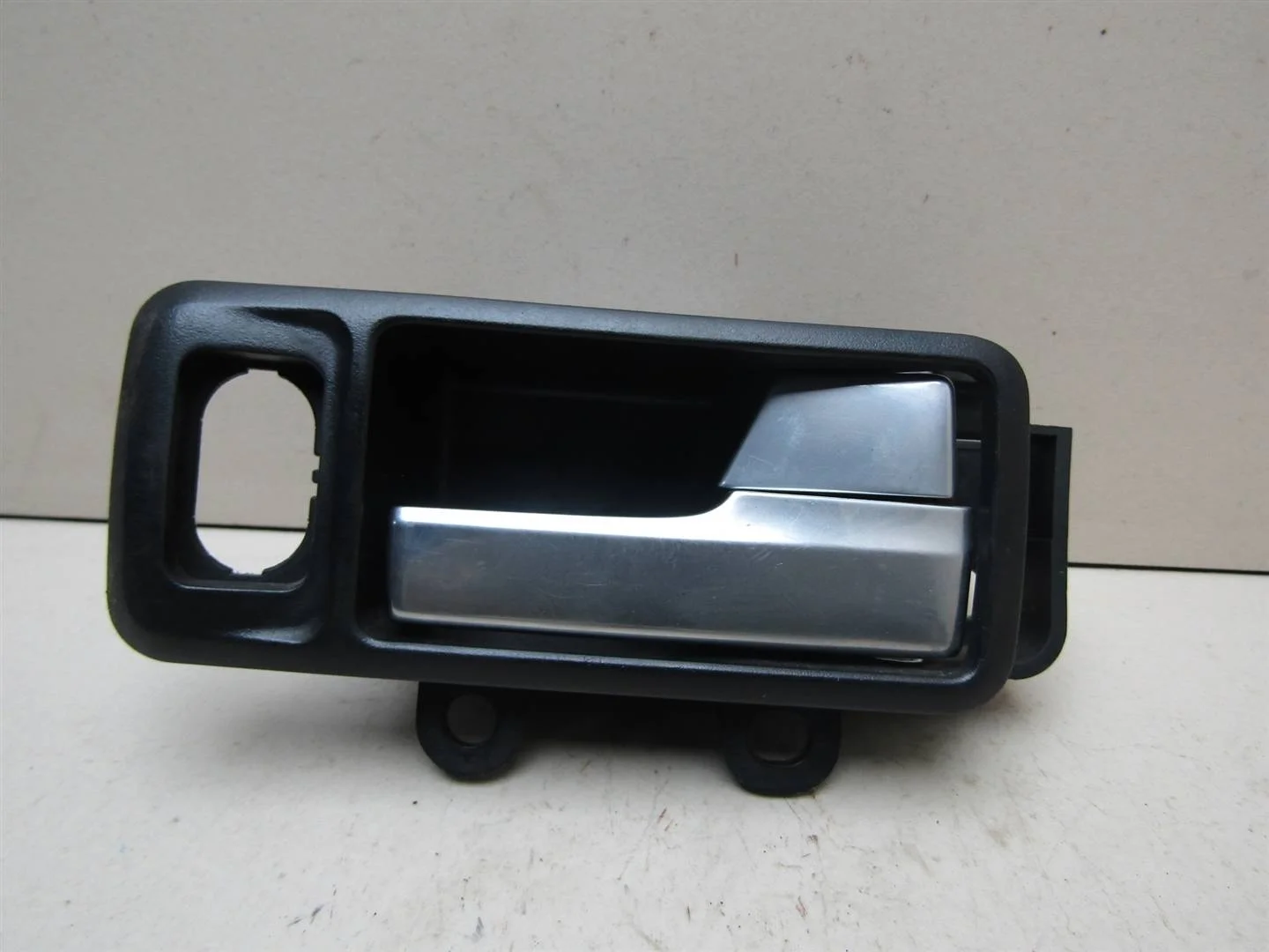 Ручка двери внутренняя правая Ford Focus II 2008-2011  [1470115]  1.8 16V QQDB в Вологде