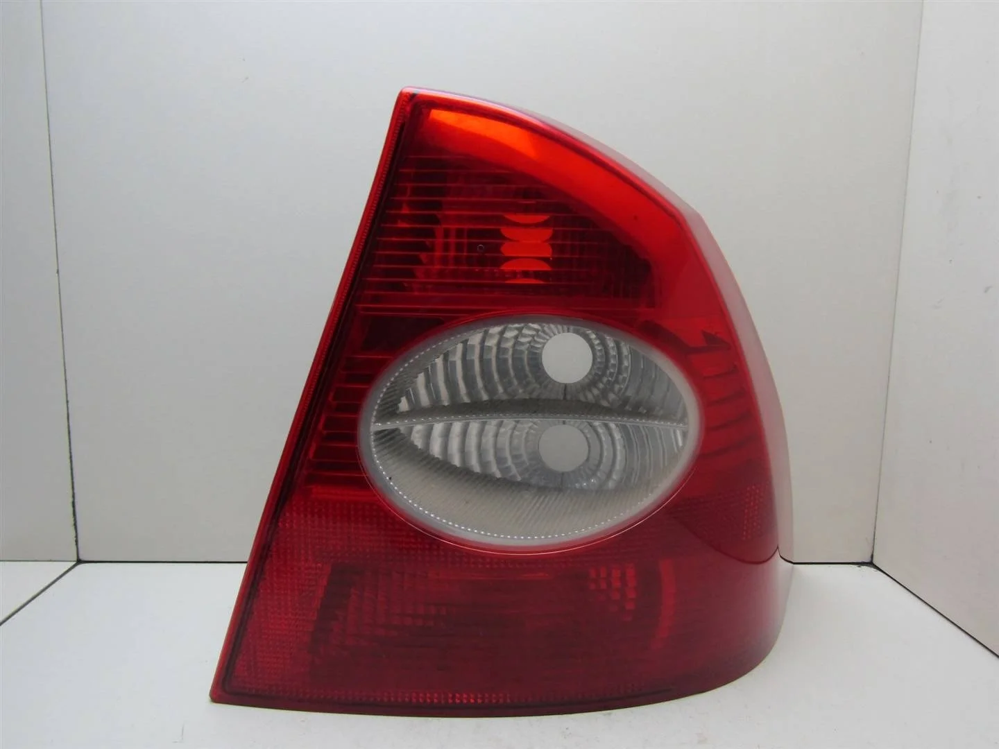 Фонарь задний правый Ford Focus II 2008-2011  [1333832]  1.8 16V QQDB в Вологде