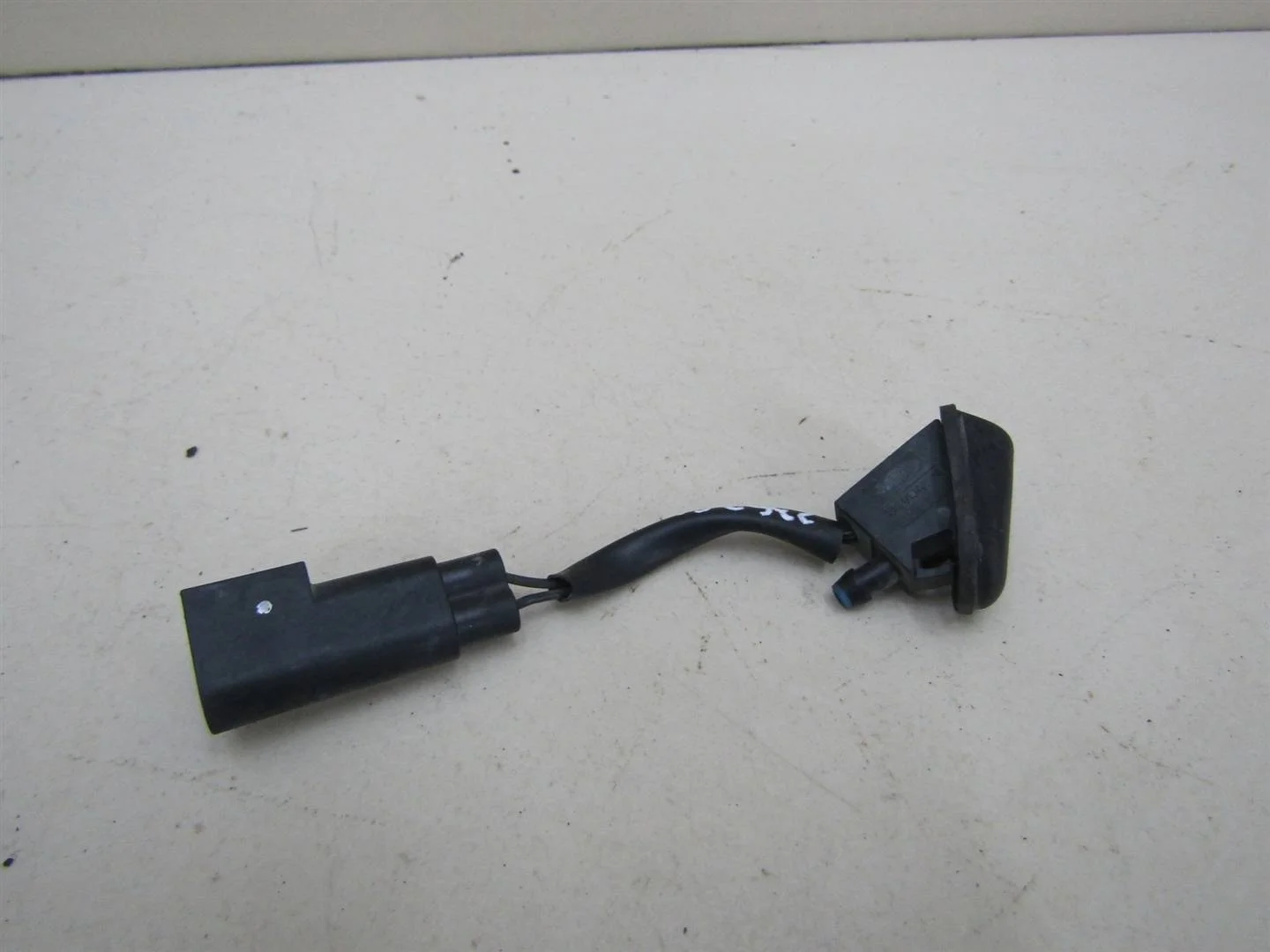 Форсунка омывателя лобового стекла Ford Focus II 2008-2011  [1708177]  1.8 16V QQDB в Вологде