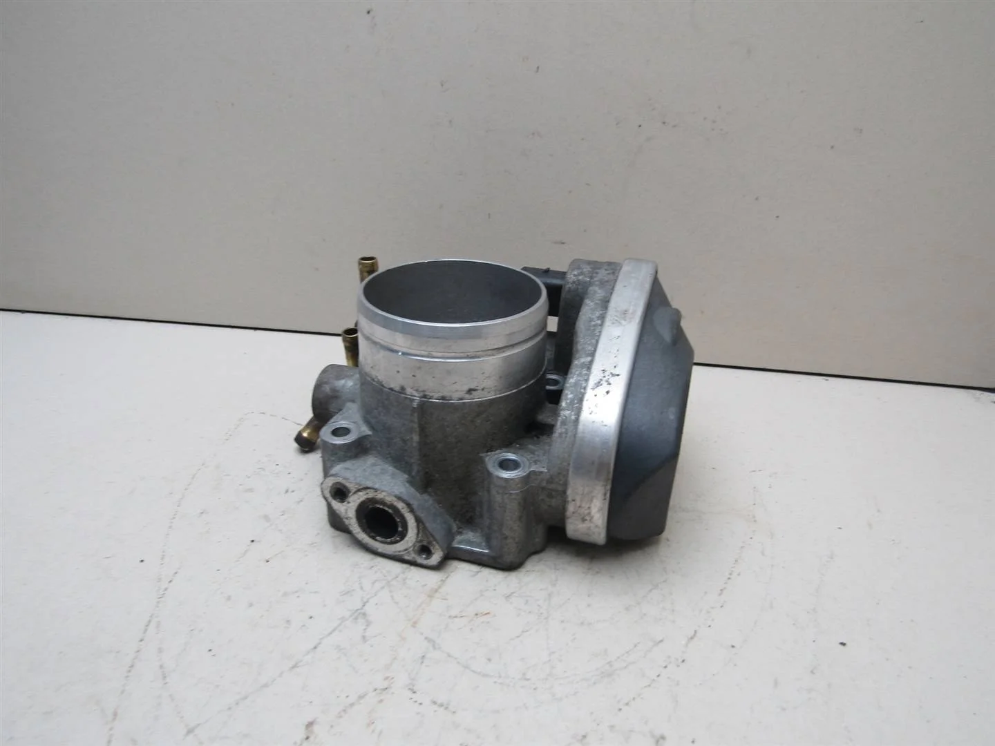 Заслонка дроссельная VW Golf IV \Bora 1997-2005  [06A133062AB]  1.6 BFQ AVU  BGU в Вологде