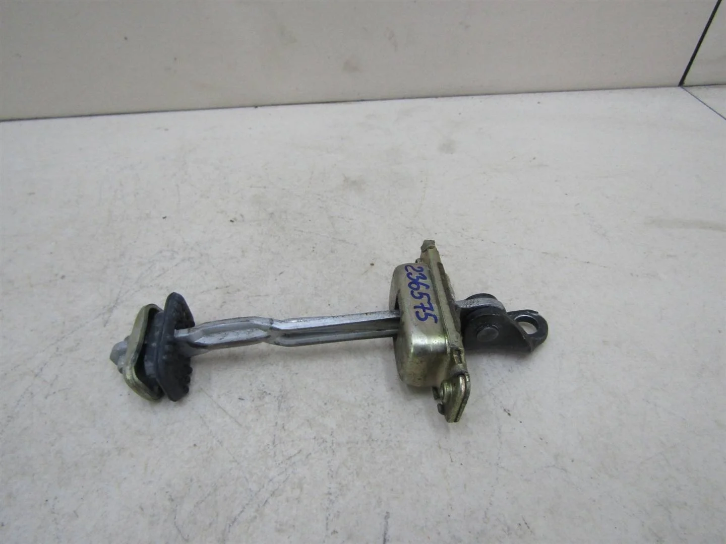 Ограничитель двери Honda CR-V 1996-2002  [72880S04003]  в Вологде