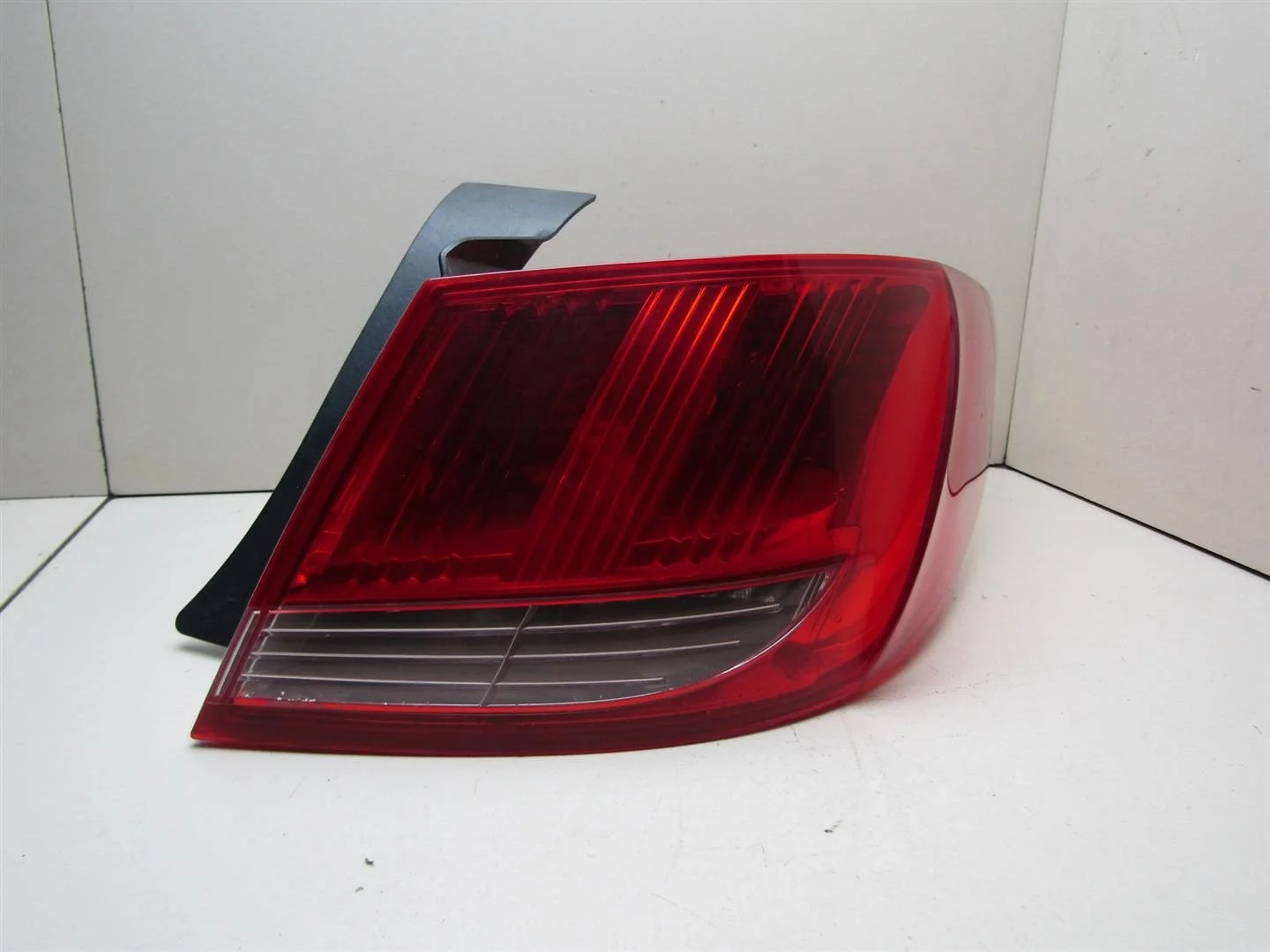 Фонарь задний наружный правый Peugeot 408 2012-нв  [9678059980]  1.6 16V NFU  в Вологде