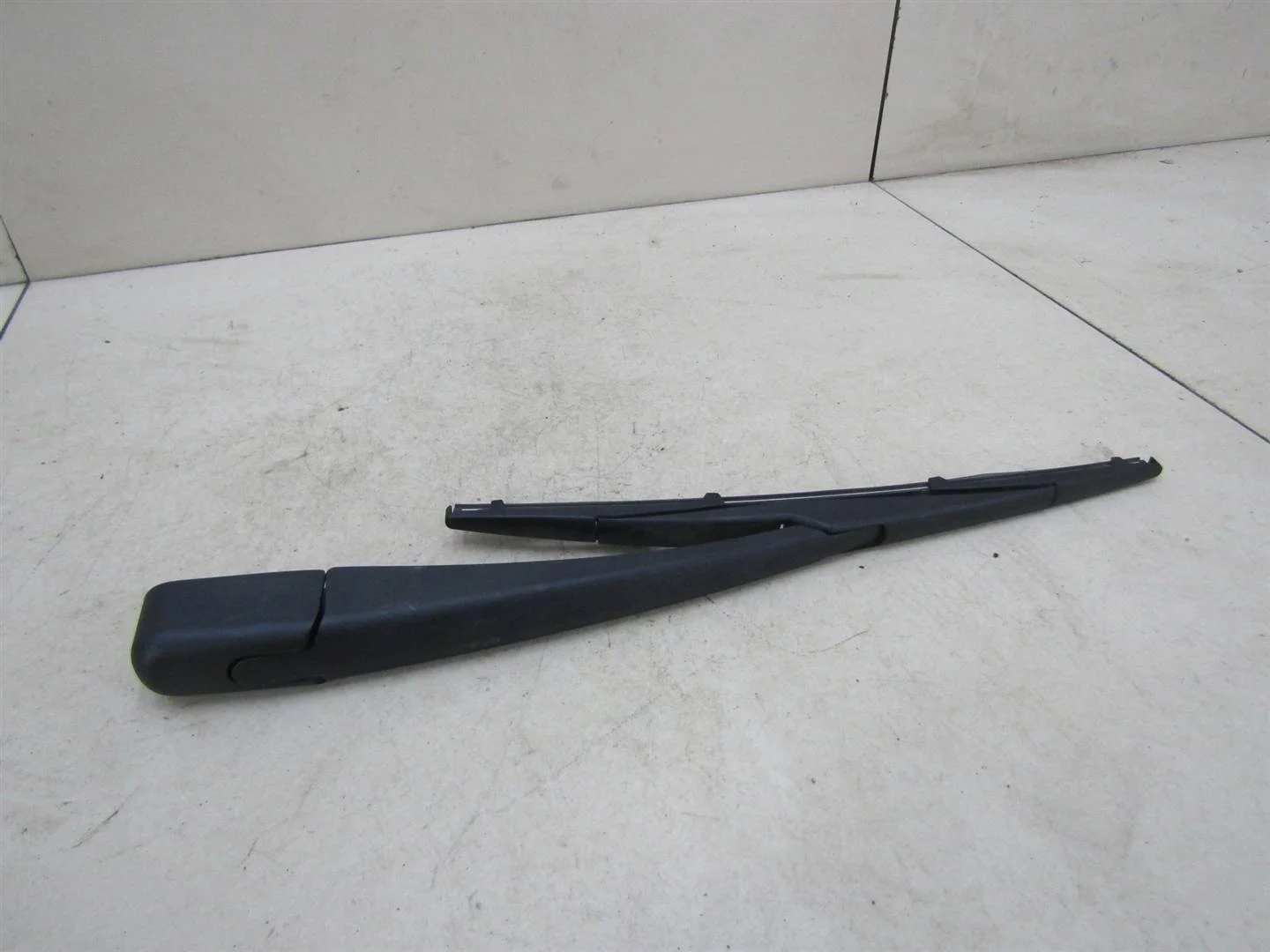 Поводок стеклоочистителя заднего Kia Sportage 2010-2015  [988111H000]  в Вологде