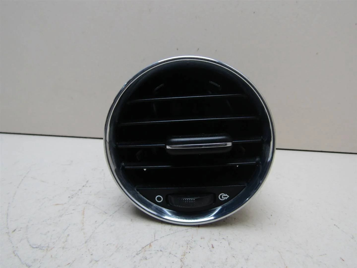 Дефлектор воздушный Peugeot 408 2012-нв  [8265CQ]  1.6 16V NFU  в Вологде